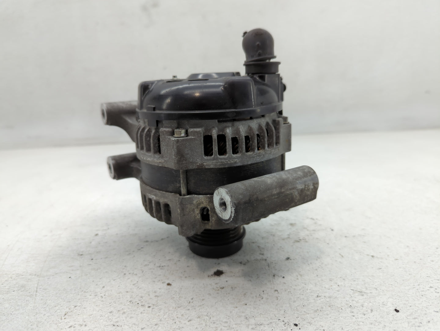 2014 Cadillac Cts Alternator Replacement Generator Charging Assembly Engine OEM P/N:TN104210-1960 22892569 Fits OEM Used Aut