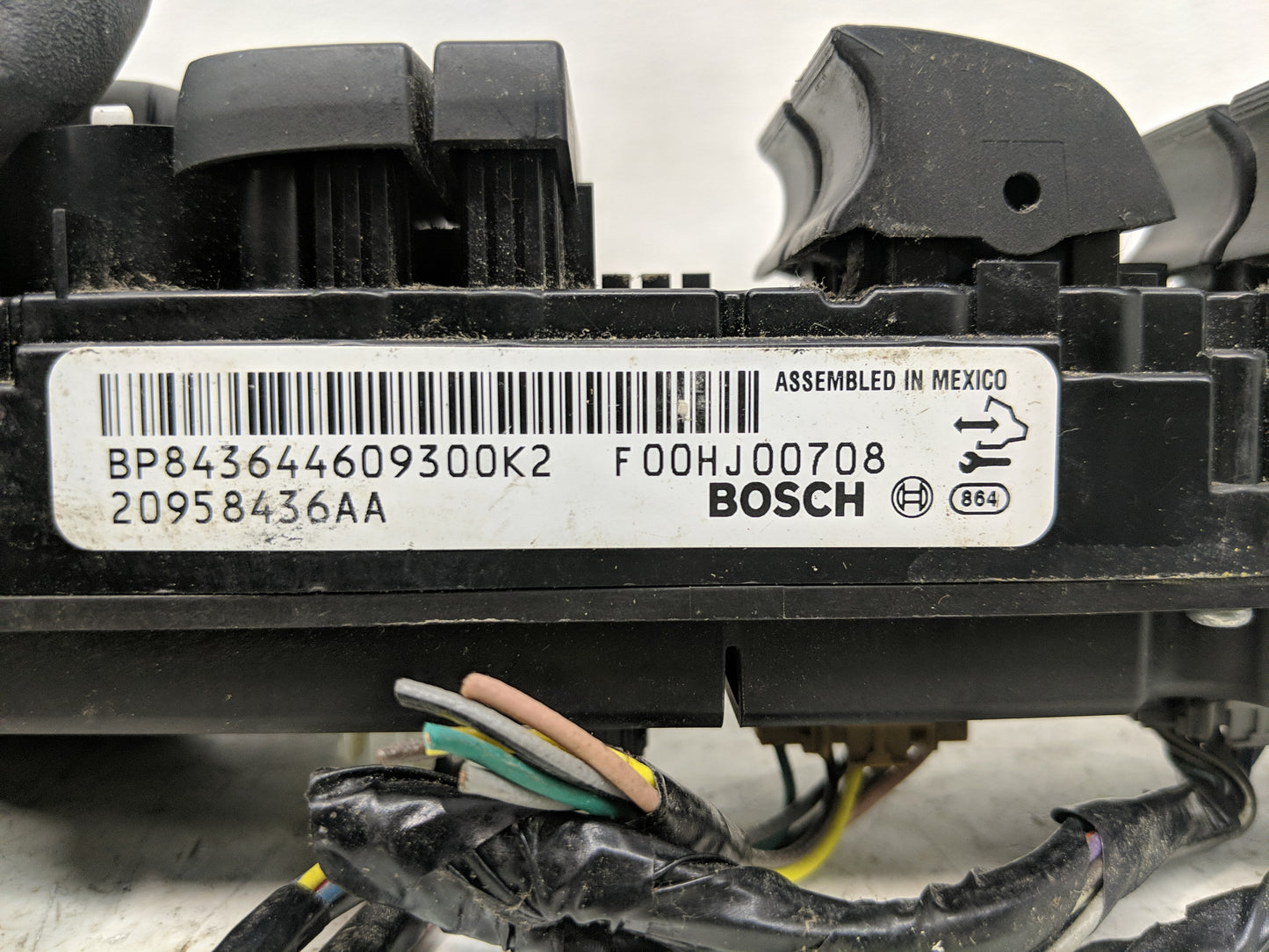 2009-2014 Cadillac Escalade Master Power Window Switch Replacement Driver Side Left P/N:20958436AA Fits OEM Used Auto Parts 