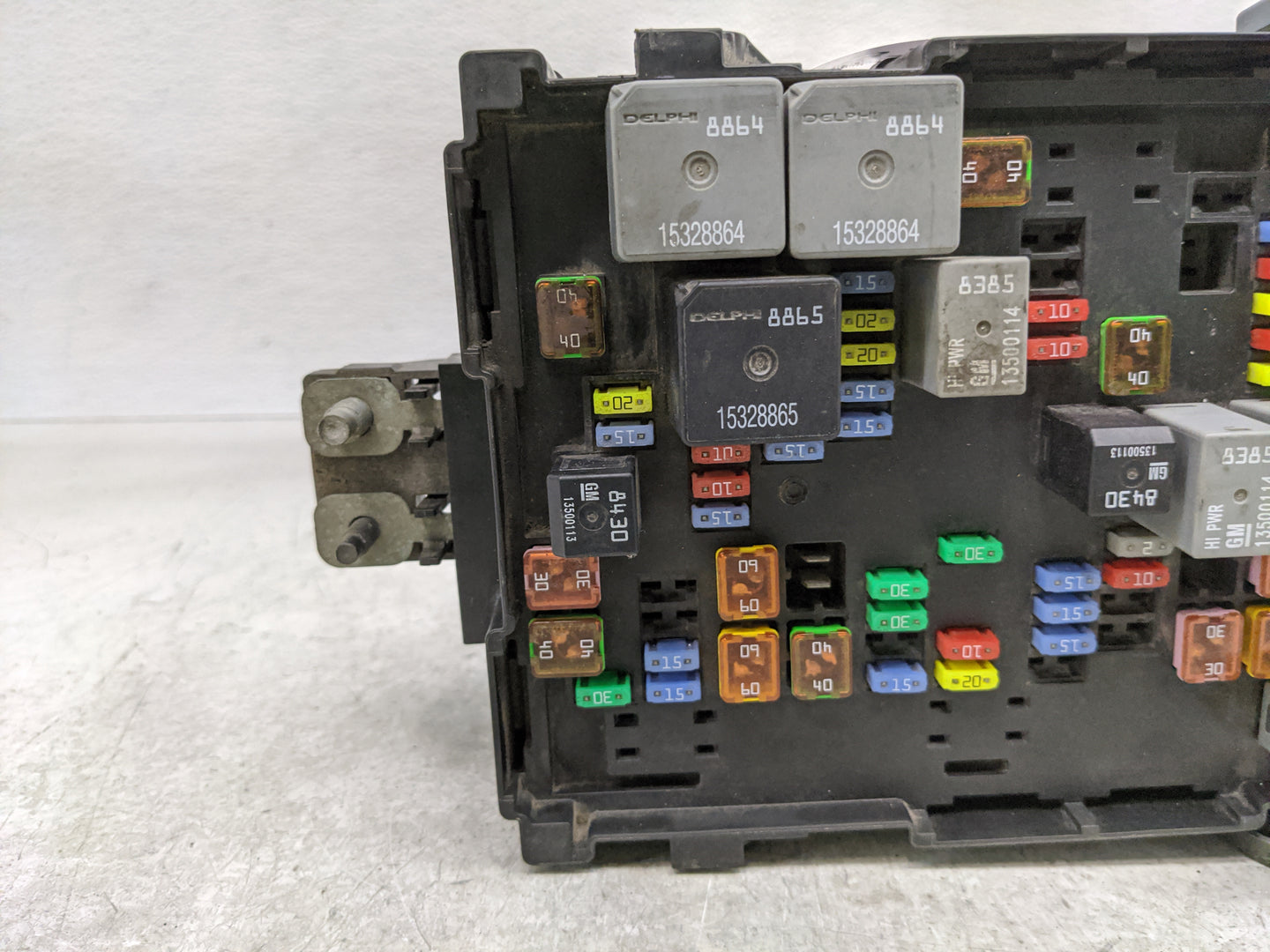 2010-2014 Cadillac Escalade Fusebox Fuse Box Panel Relay Module P/N:22798217 Fits Fits 2010 2011 2012 2013 2014 OEM Used Aut