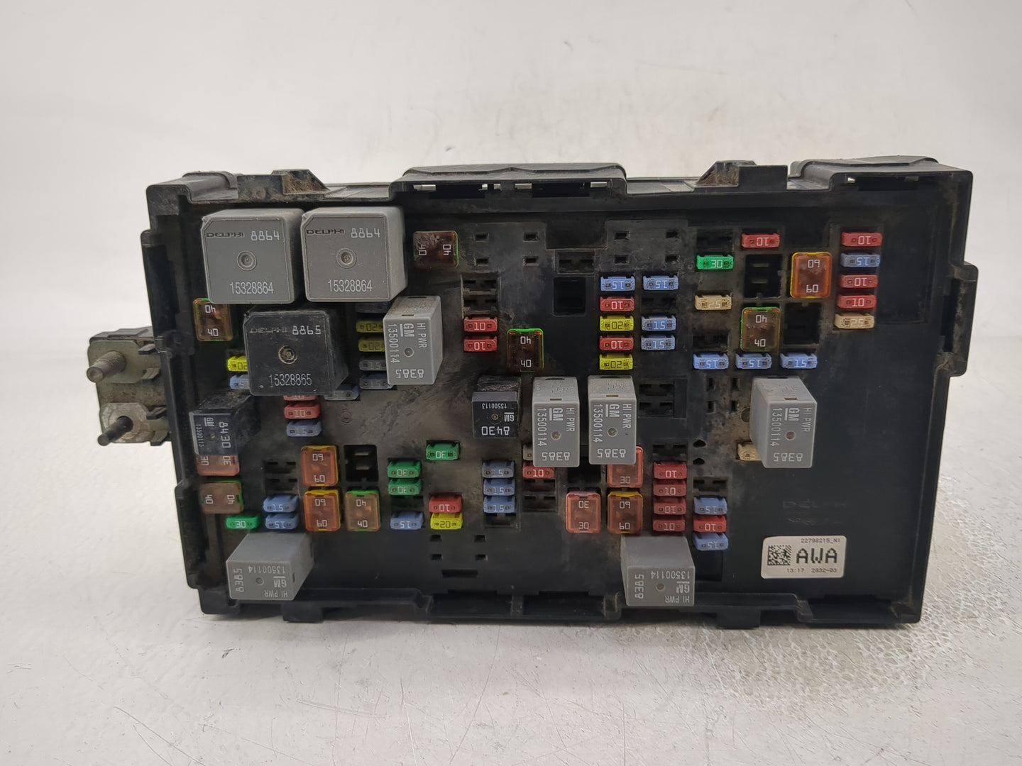 2010-2014 Cadillac Escalade Fusebox Fuse Box Panel Relay Module P/N:22798215 Fits Fits 2010 2011 2012 2013 2014 OEM Used Aut