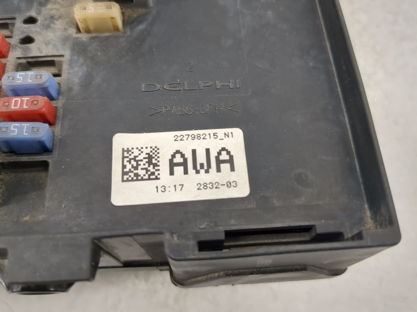 2010-2014 Cadillac Escalade Fusebox Fuse Box Panel Relay Module P/N:22798215 Fits Fits 2010 2011 2012 2013 2014 OEM Used Aut
