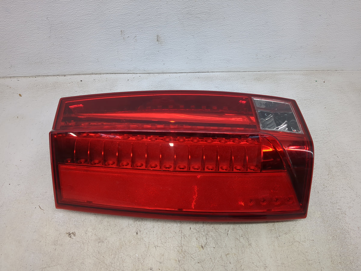 2007-2014 Cadillac Escalade Tail Light Assembly Passenger Right OEM Fits Fits 2007 2008 2009 2010 2011 2012 2013 2014 OEM Us