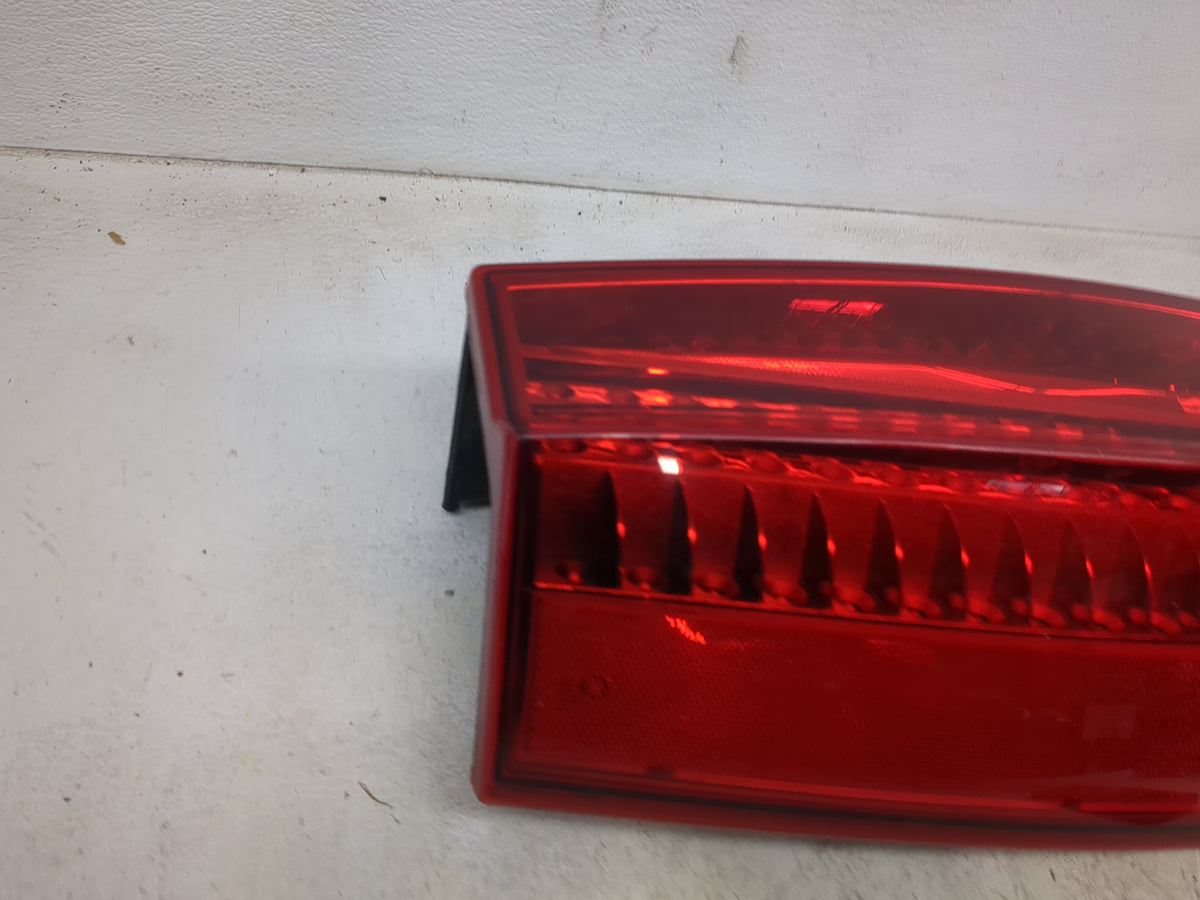 2007-2014 Cadillac Escalade Tail Light Assembly Passenger Right OEM Fits Fits 2007 2008 2009 2010 2011 2012 2013 2014 OEM Us