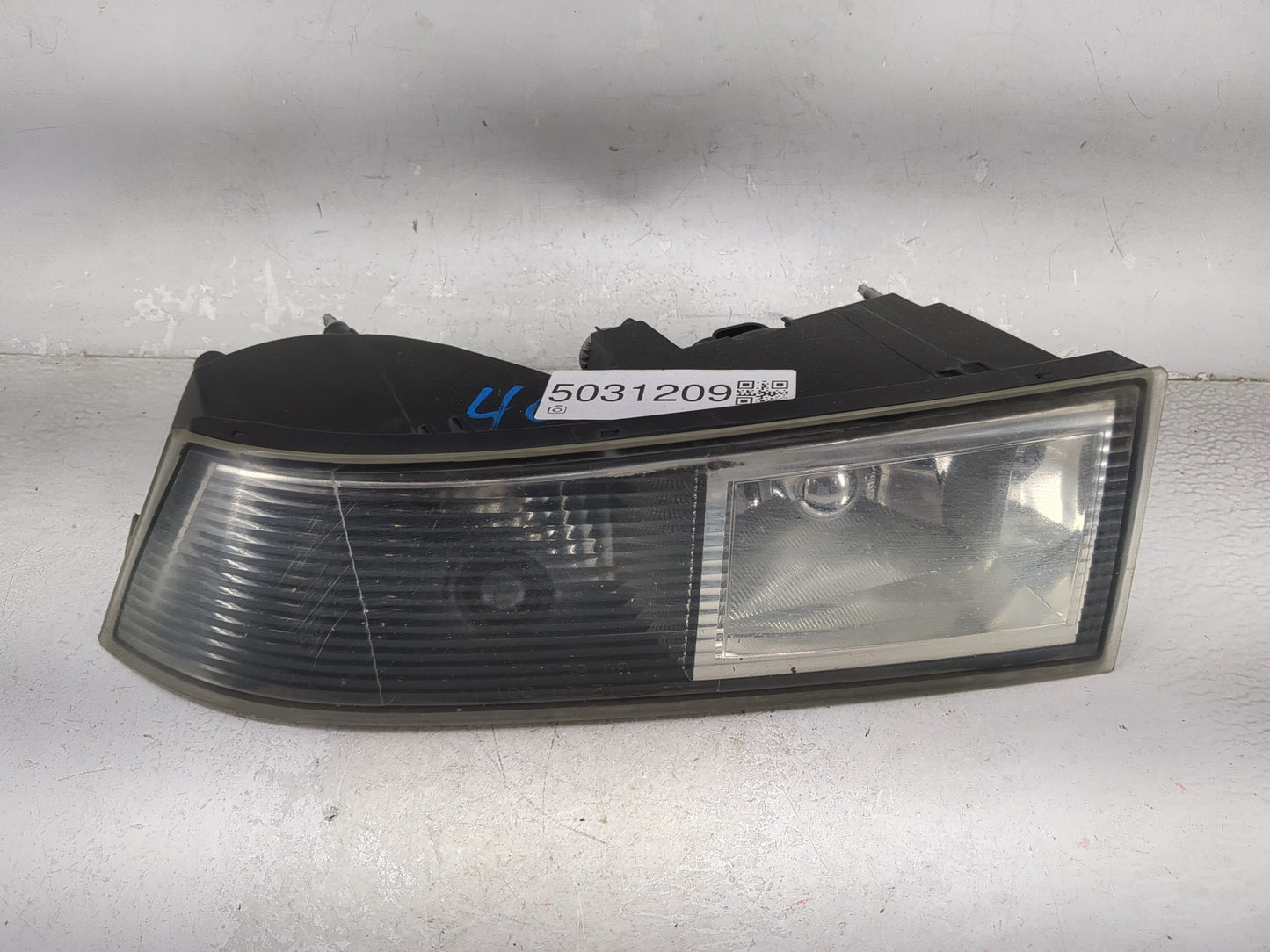 2007-2014 Cadillac Escalade Driver Left Oem Front Light Lamp Black - Oemusedautoparts1.com