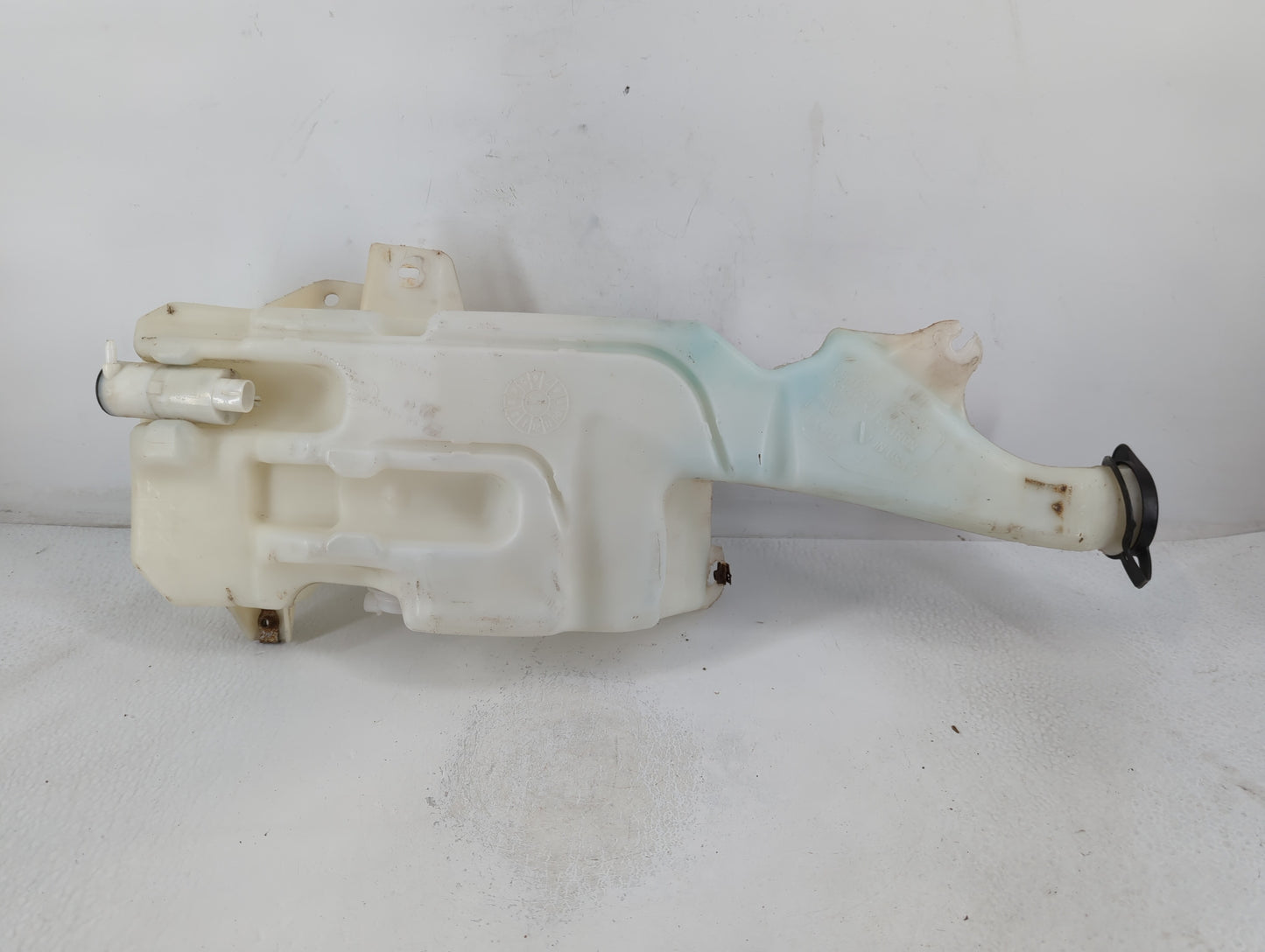 2007-2014 Cadillac Escalade Windshield Washer Fluid Reservoir Bottle Oem - Oemusedautoparts1.com