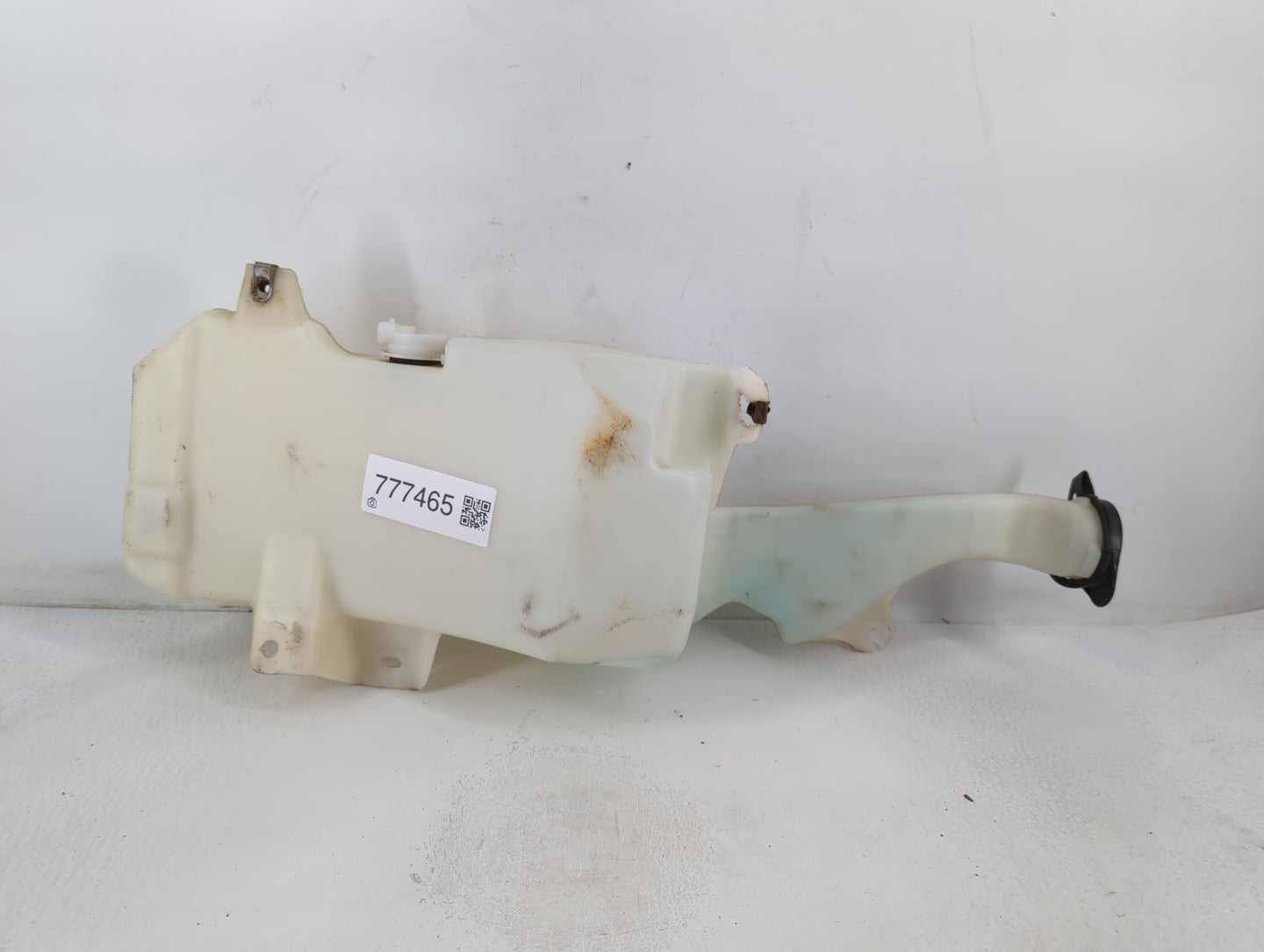 2007-2014 Cadillac Escalade Windshield Washer Fluid Reservoir Bottle Oem - Oemusedautoparts1.com