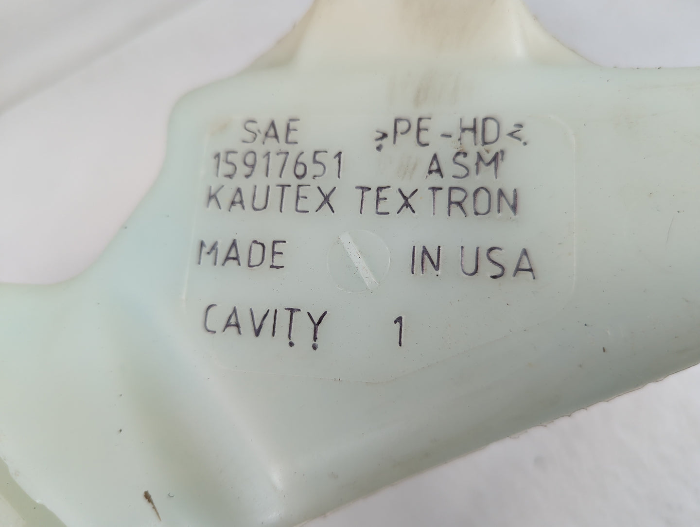 2007-2014 Cadillac Escalade Windshield Washer Fluid Reservoir Bottle Oem - Oemusedautoparts1.com