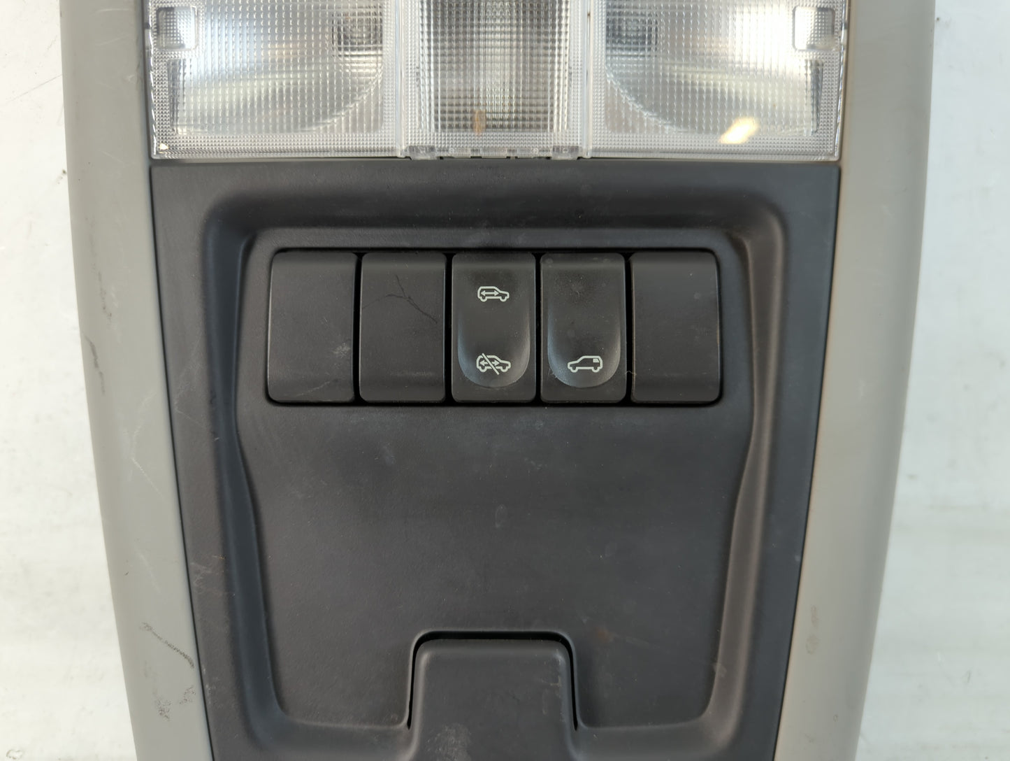 2012-2014 Cadillac Escalade Overhead Roof Console - Oemusedautoparts1.com