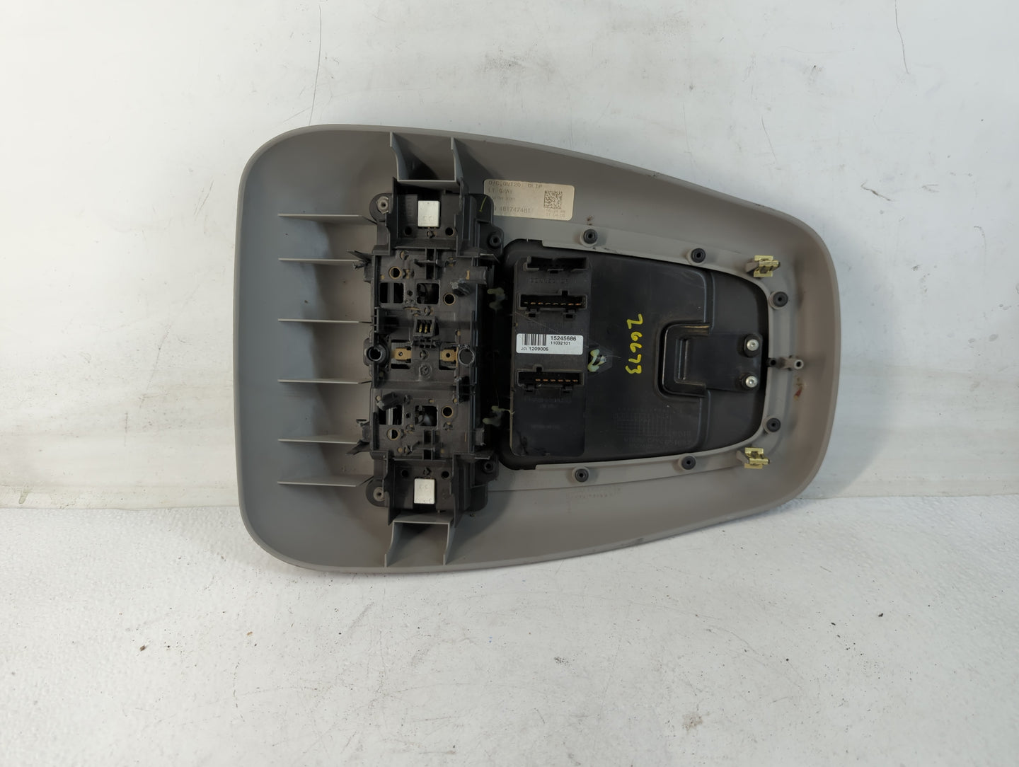 2012-2014 Cadillac Escalade Overhead Roof Console - Oemusedautoparts1.com