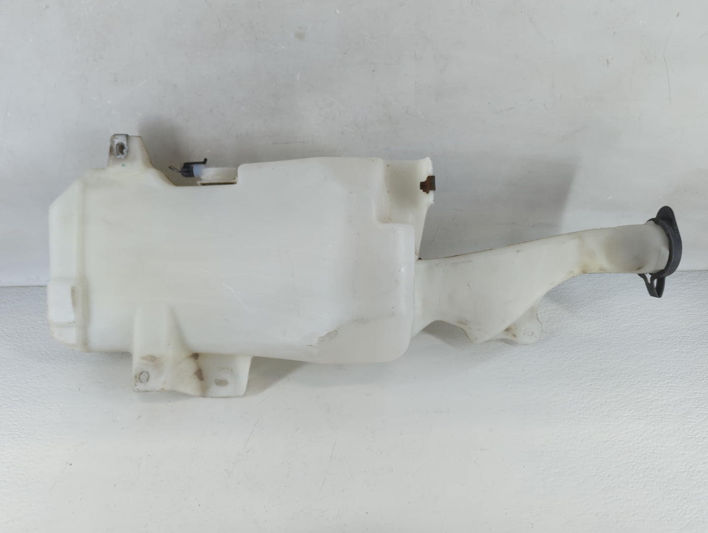 2007-2014 Cadillac Escalade Windshield Washer Fluid Reservoir Bottle Oem - Oemusedautoparts1.com