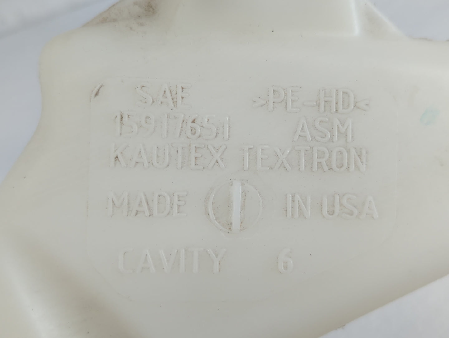 2007-2014 Cadillac Escalade Windshield Washer Fluid Reservoir Bottle Oem - Oemusedautoparts1.com