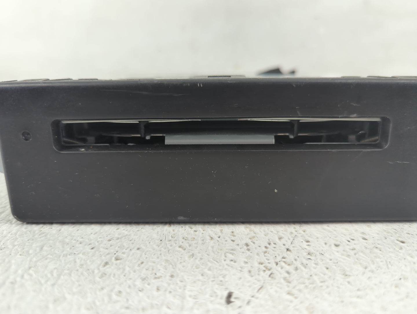 2013-2014 Cadillac Srx Radio AM FM Cd Player Receiver Replacement P/N:13590747 Fits Fits 2013 2014 OEM Used Auto Parts - Oem