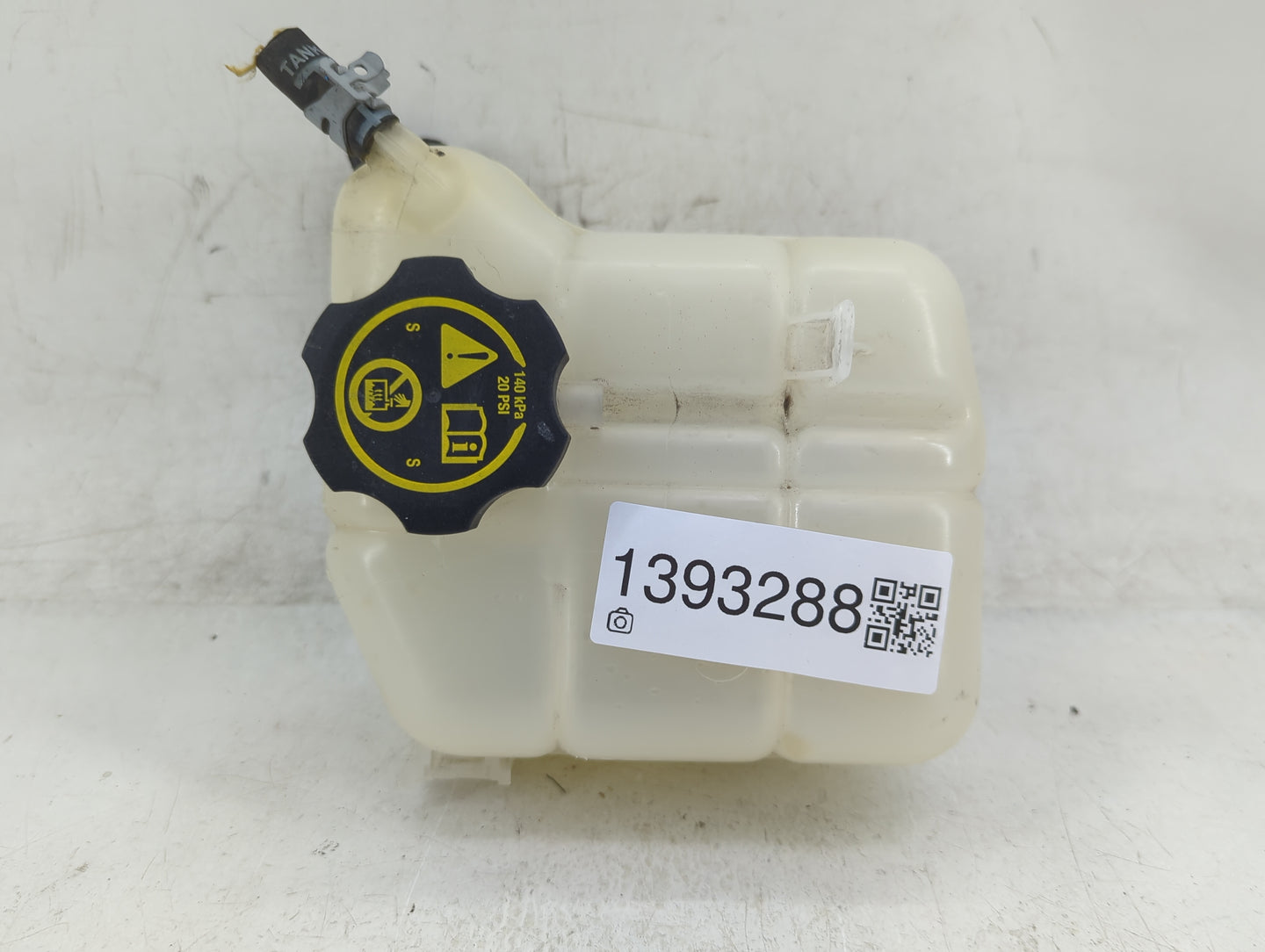 2010-2016 Cadillac Srx Radiator Coolant Overflow Expansion Tank Bottle 1393288 - Oemusedautoparts1.com