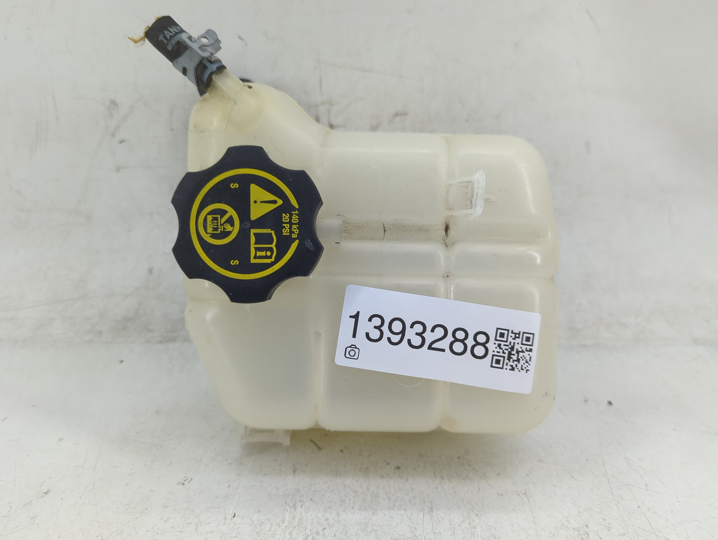 2010-2016 Cadillac Srx Radiator Coolant Overflow Expansion Tank Bottle 1393288 - Oemusedautoparts1.com