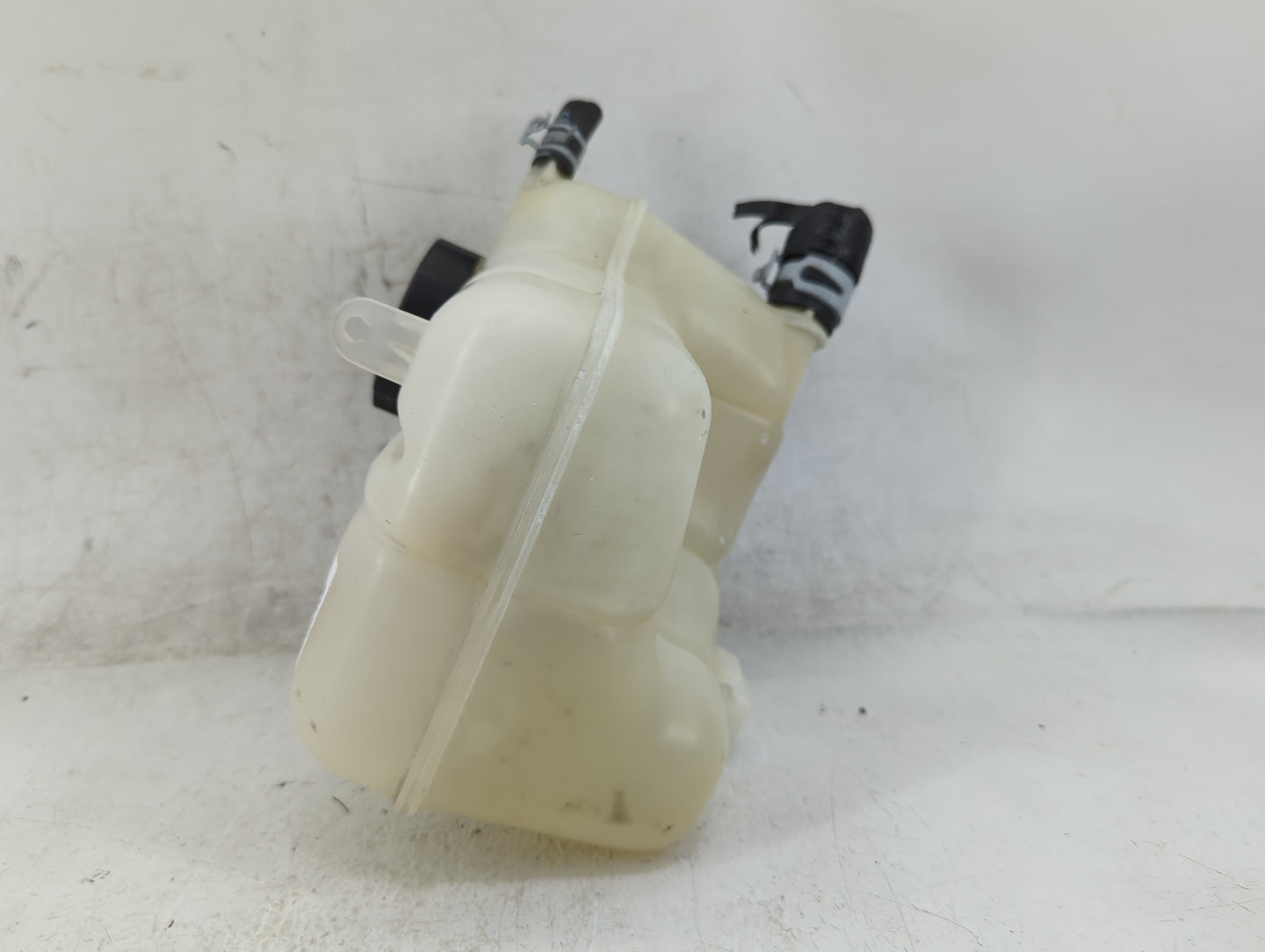 2010-2016 Cadillac Srx Radiator Coolant Overflow Expansion Tank Bottle 1393288 - Oemusedautoparts1.com