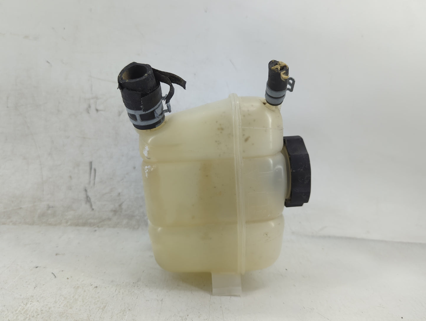 2010-2016 Cadillac Srx Radiator Coolant Overflow Expansion Tank Bottle 1393288 - Oemusedautoparts1.com