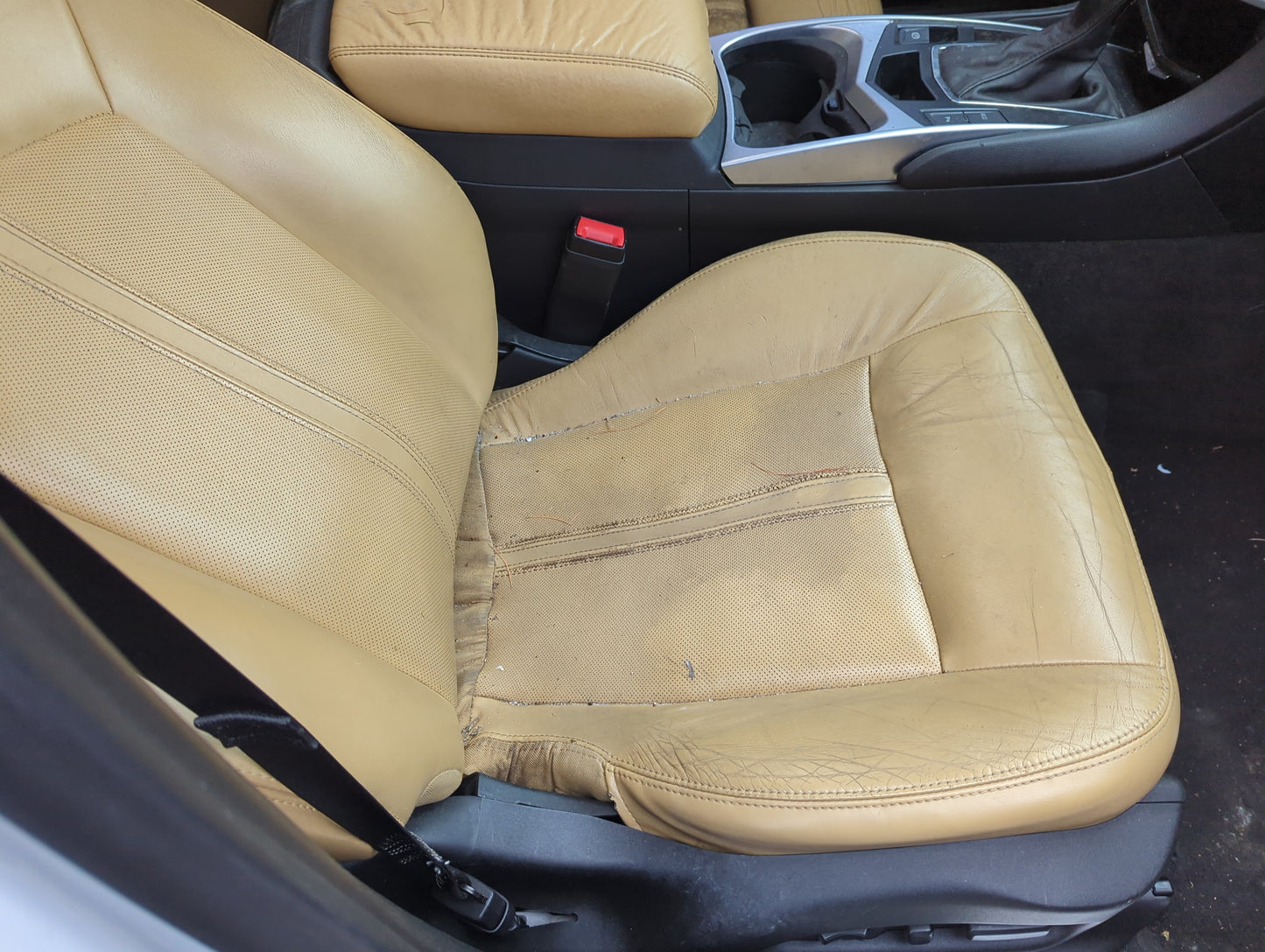 Cadillac Srx Passenger Front Seat Oem 1399807 - Oemusedautoparts1.com