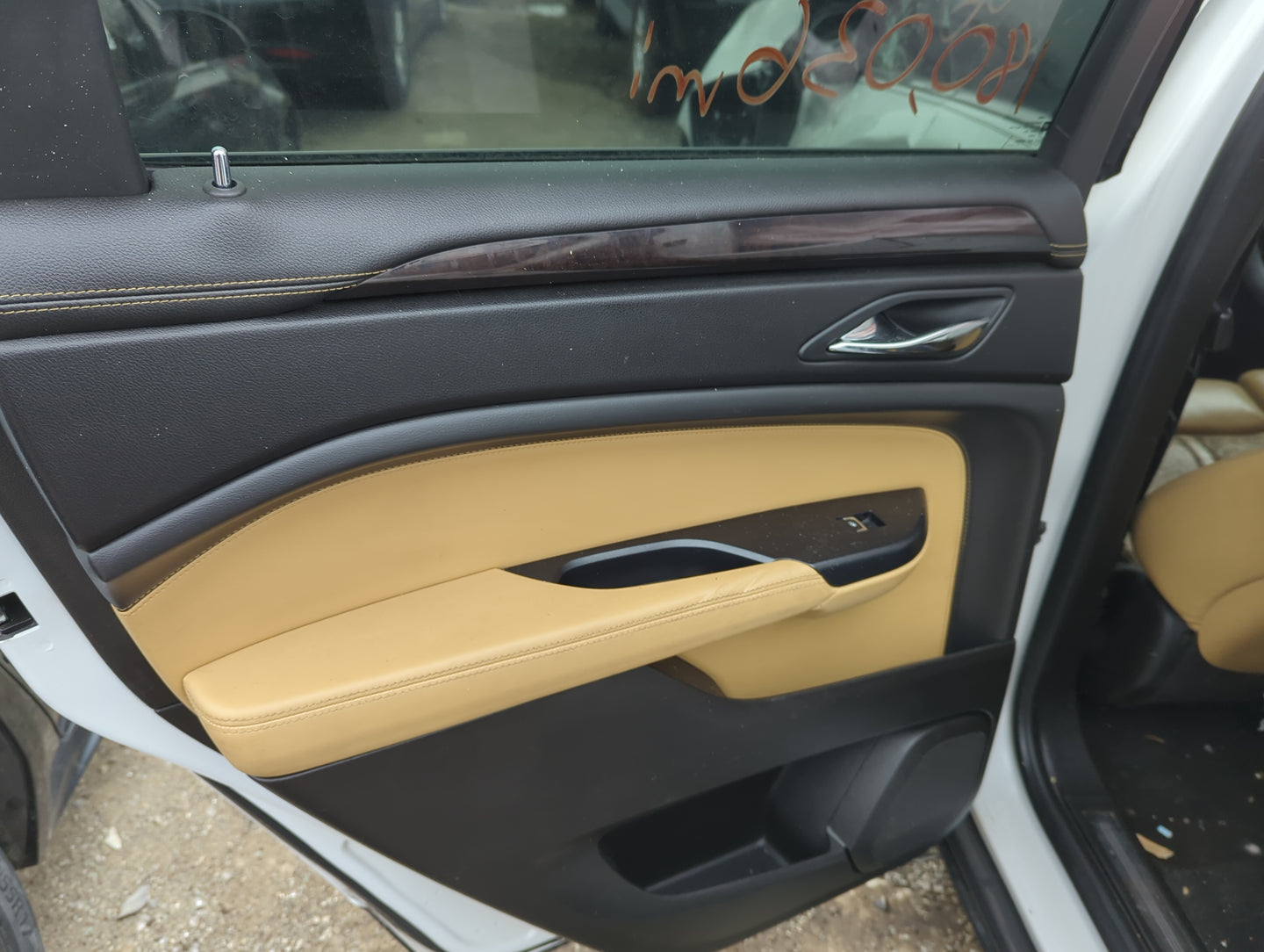 2014 Cadillac Srx Front Left Driver Interior Door Panel Trim - Oemusedautoparts1.com