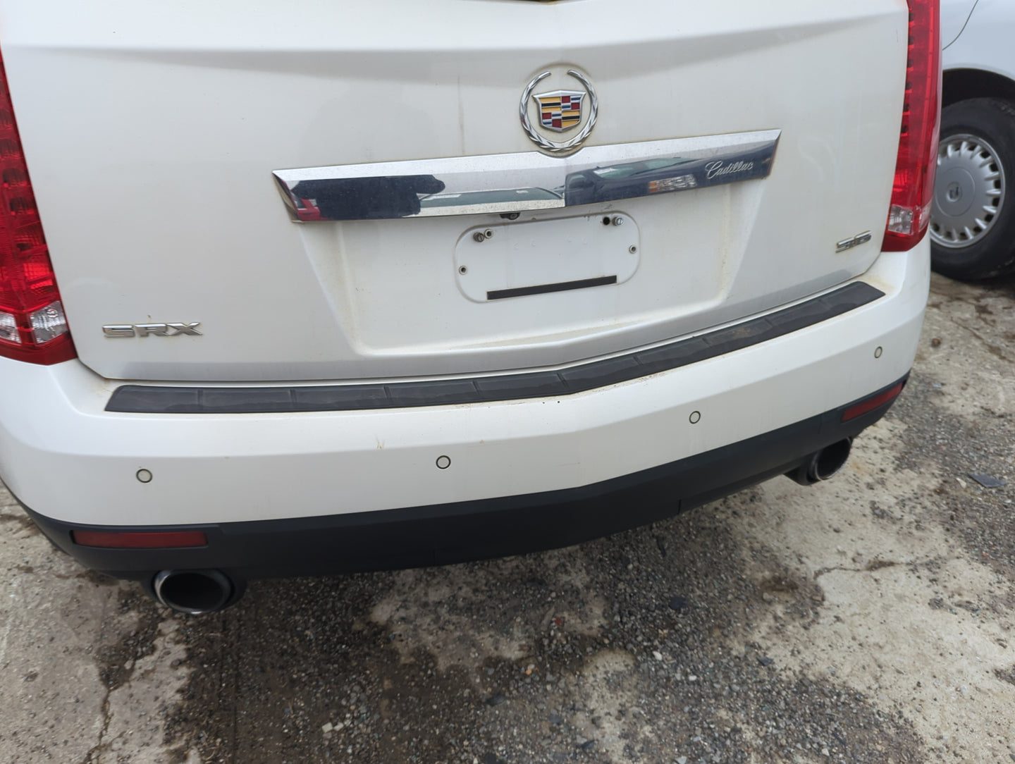 2013-2016 Cadillac Srx Rear Bumper Assembly Oem - Oemusedautoparts1.com