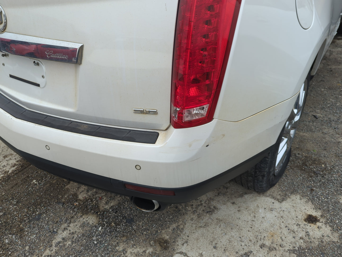 2013-2016 Cadillac Srx Rear Bumper Assembly Oem - Oemusedautoparts1.com