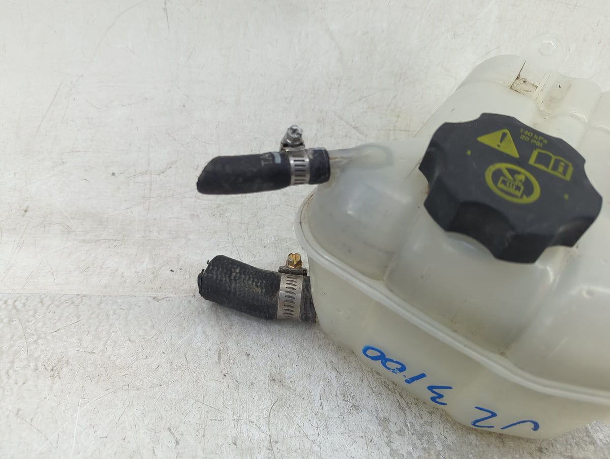 2010-2016 Cadillac Srx Radiator Coolant Overflow Expansion Tank Bottle 1409949 - Oemusedautoparts1.com
