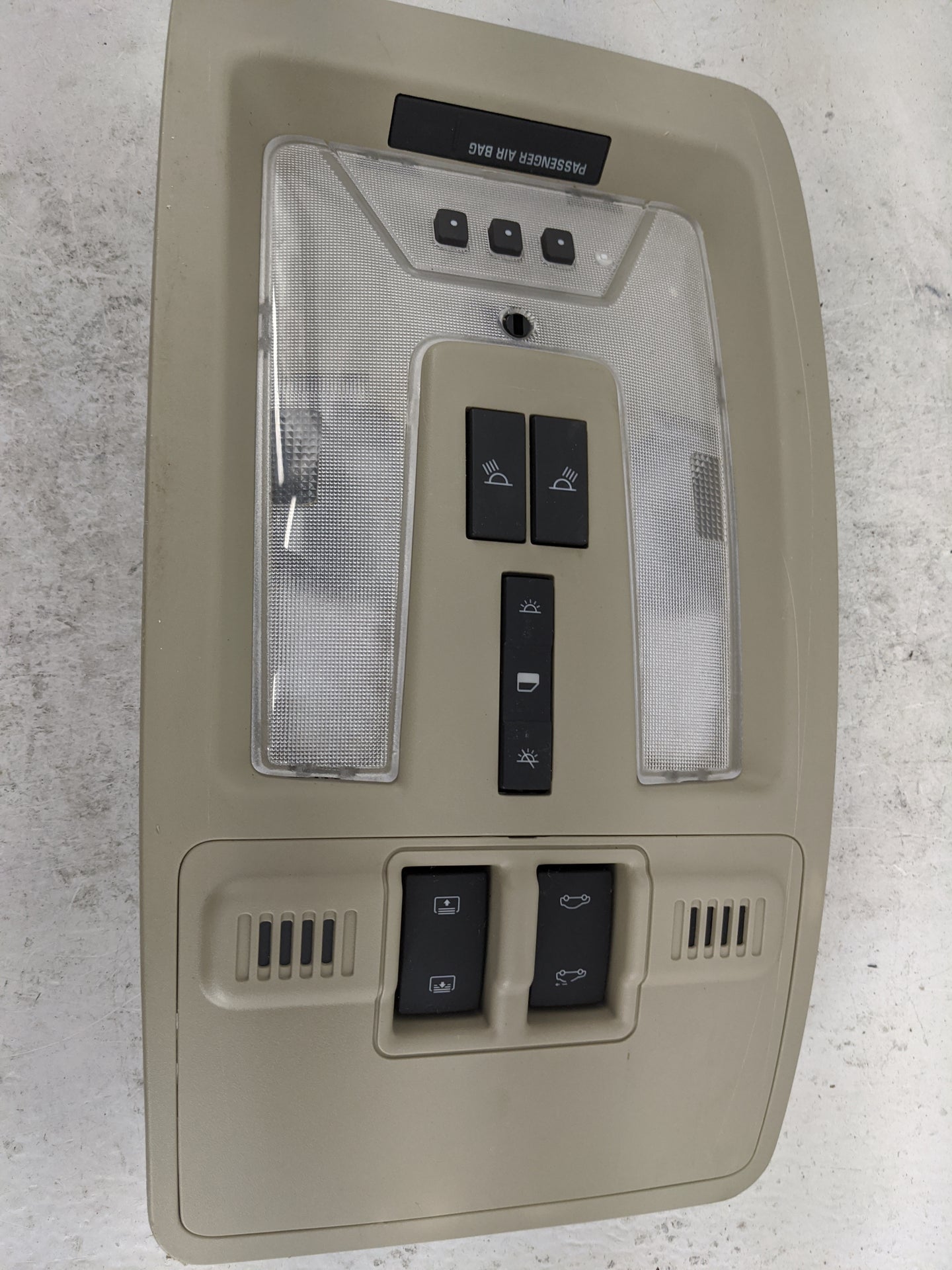 2014 Cadillac Srx Overhead Roof Console Tan - Oemusedautoparts1.com