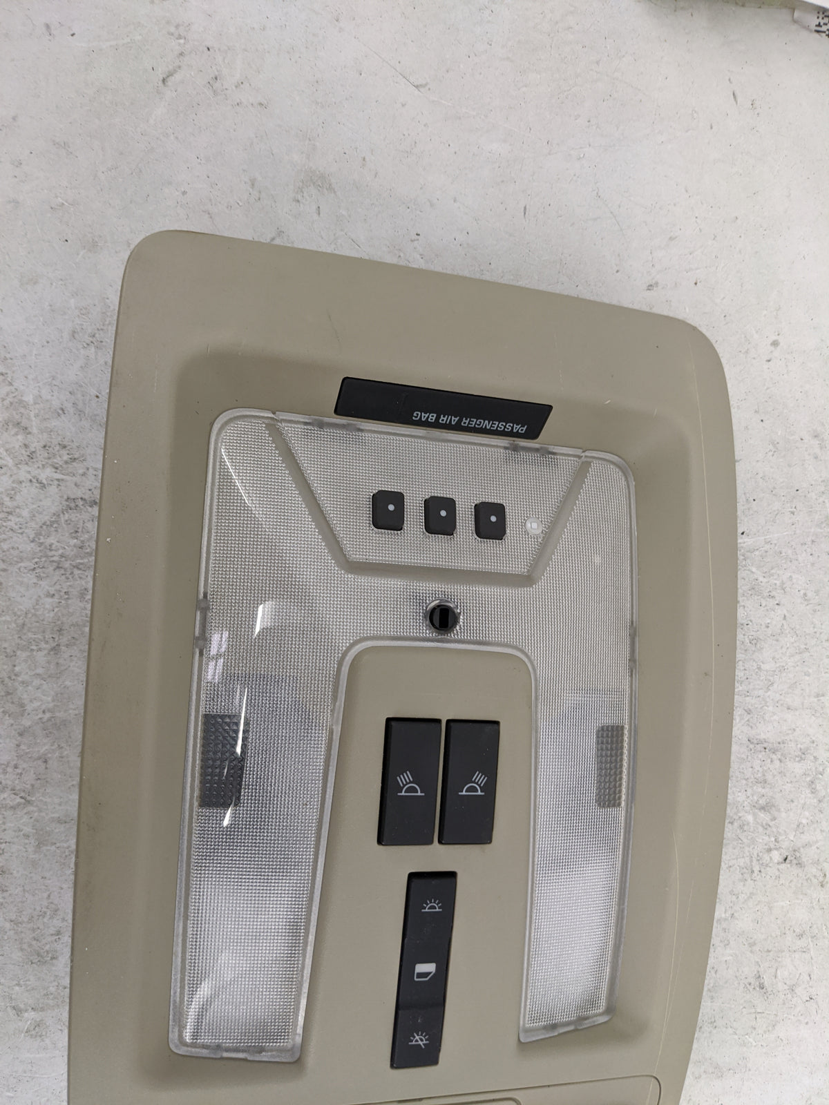 2014 Cadillac Srx Overhead Roof Console Tan - Oemusedautoparts1.com