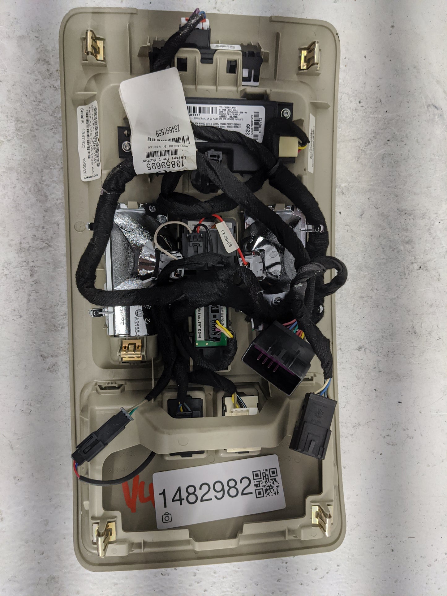 2014 Cadillac Srx Overhead Roof Console Tan - Oemusedautoparts1.com