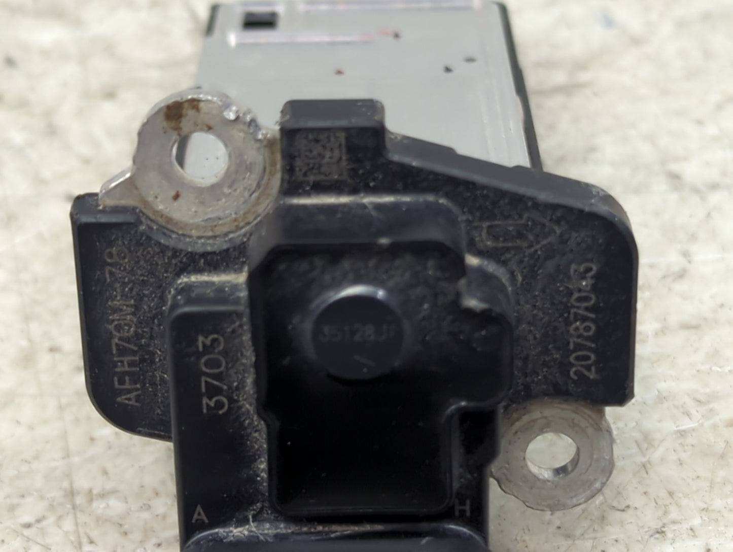2012-2016 Cadillac Srx Mass Air Flow Meter Maf 1486428 - Oemusedautoparts1.com