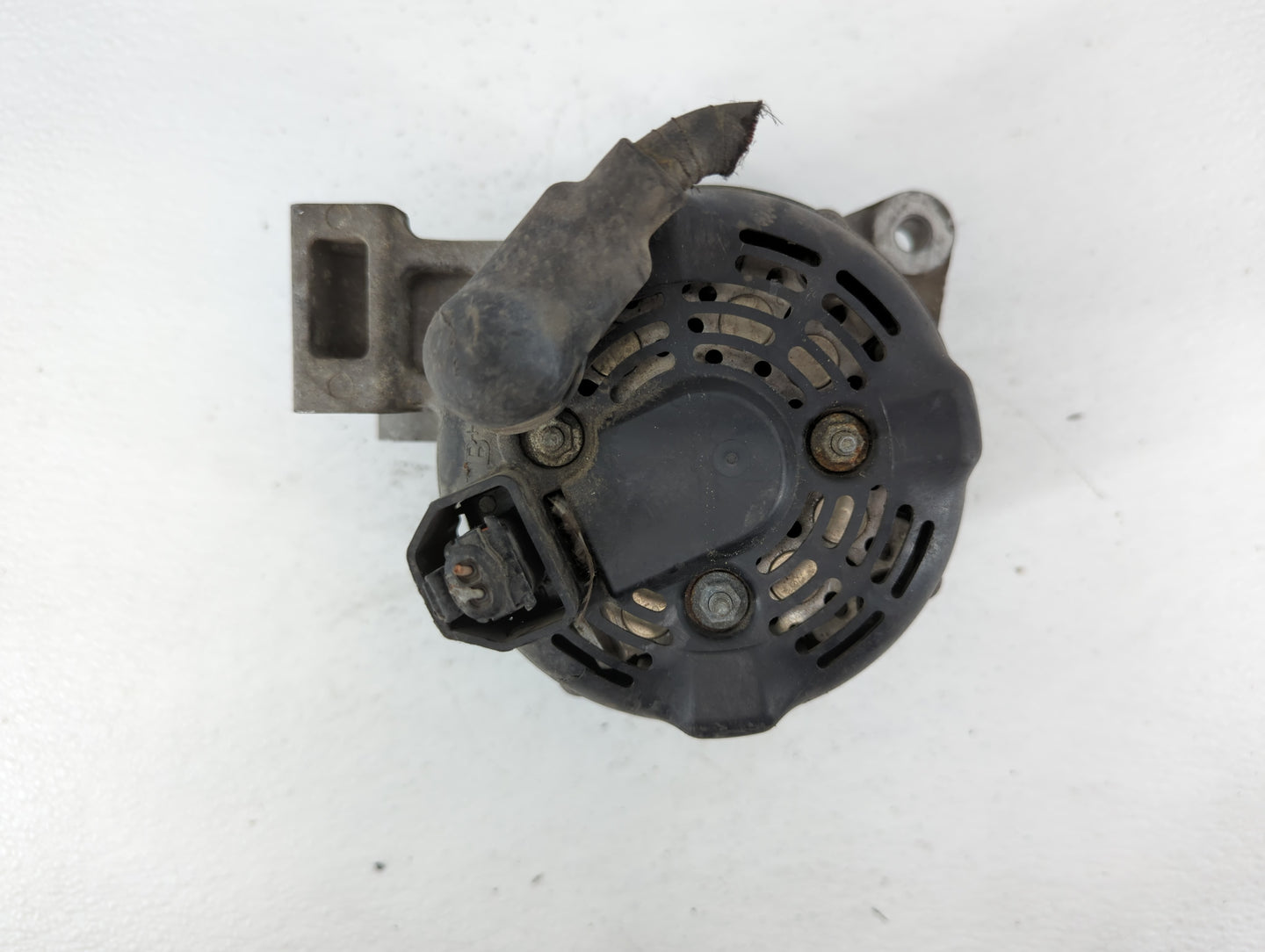 2013-2016 Cadillac Srx Alternator Replacement Generator Charging Assembly Engine OEM P/N:104211-8161 22982006 Fits OEM Used 