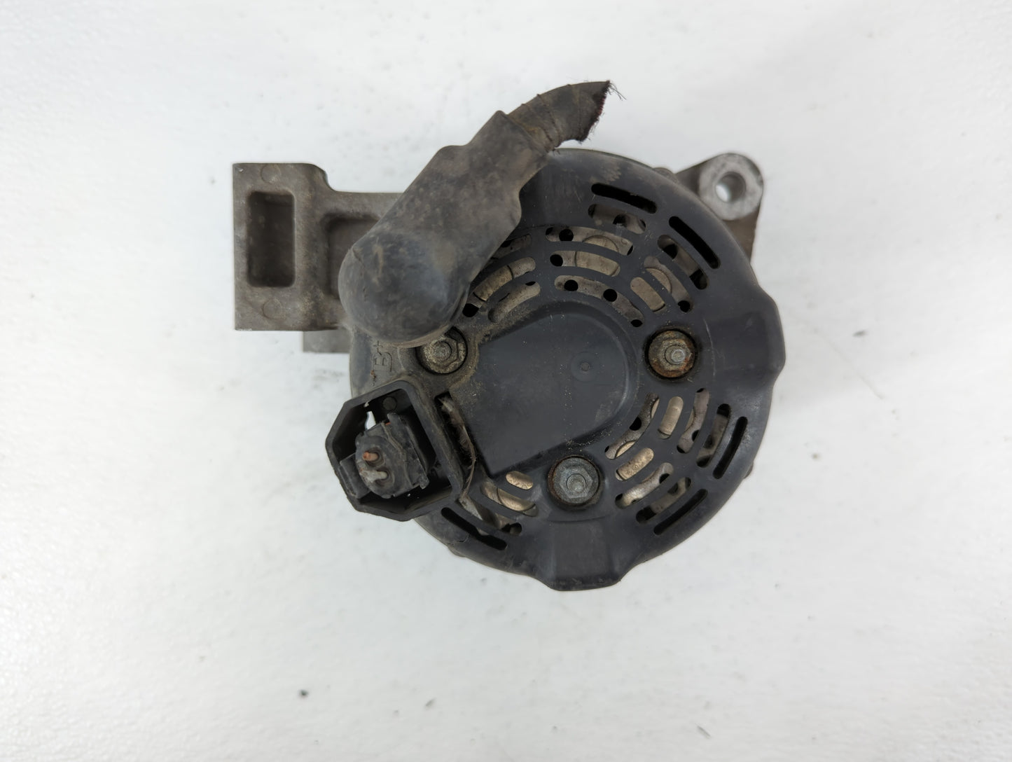 2013-2016 Cadillac Srx Alternator Replacement Generator Charging Assembly Engine OEM P/N:104211-8161 22982006 Fits OEM Used 