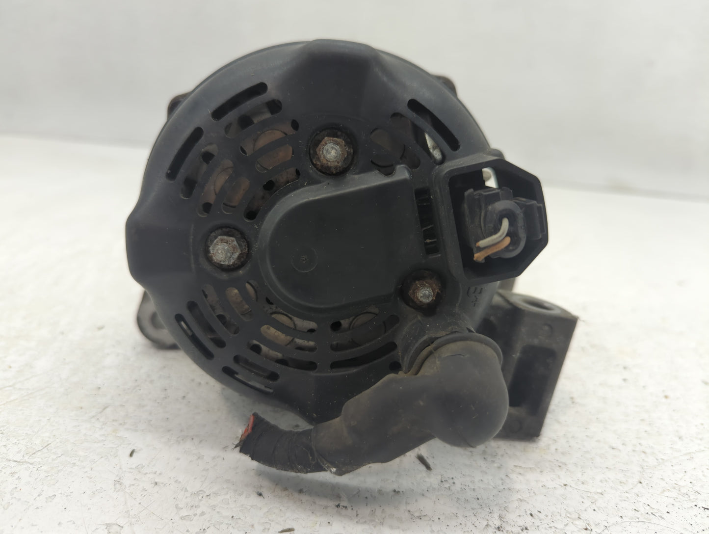 2013-2016 Cadillac Srx Alternator Replacement Generator Charging Assembly Engine OEM P/N:22988006 Fits OEM Used Auto Parts -