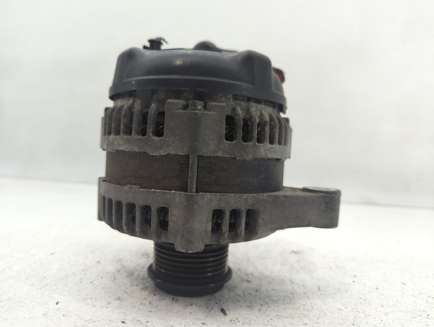 2013-2016 Cadillac Srx Alternator Replacement Generator Charging Assembly Engine OEM P/N:22988006 Fits OEM Used Auto Parts -