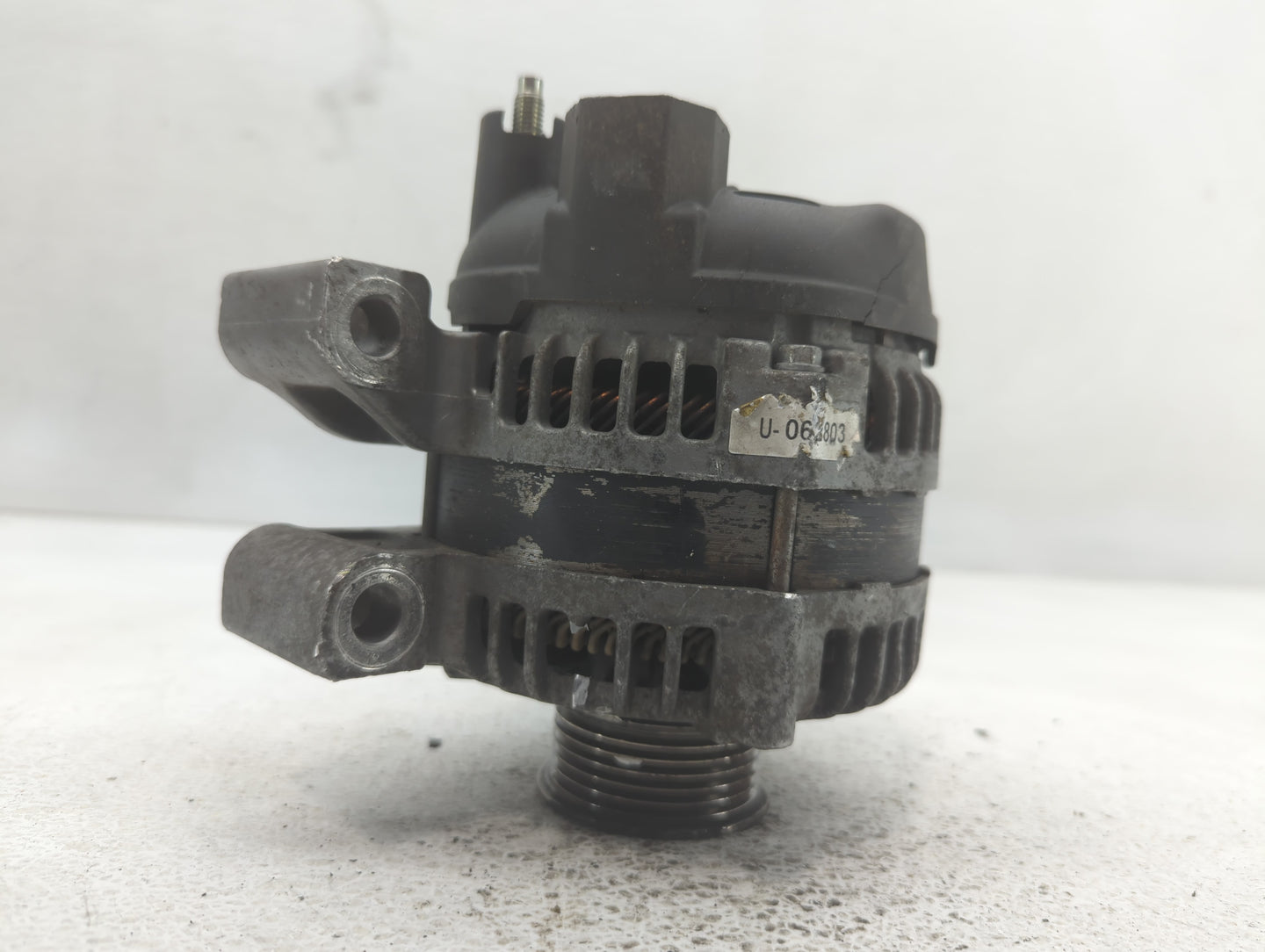 2013-2016 Cadillac Srx Alternator Replacement Generator Charging Assembly Engine OEM P/N:104211-8161 22988006 Fits OEM Used 