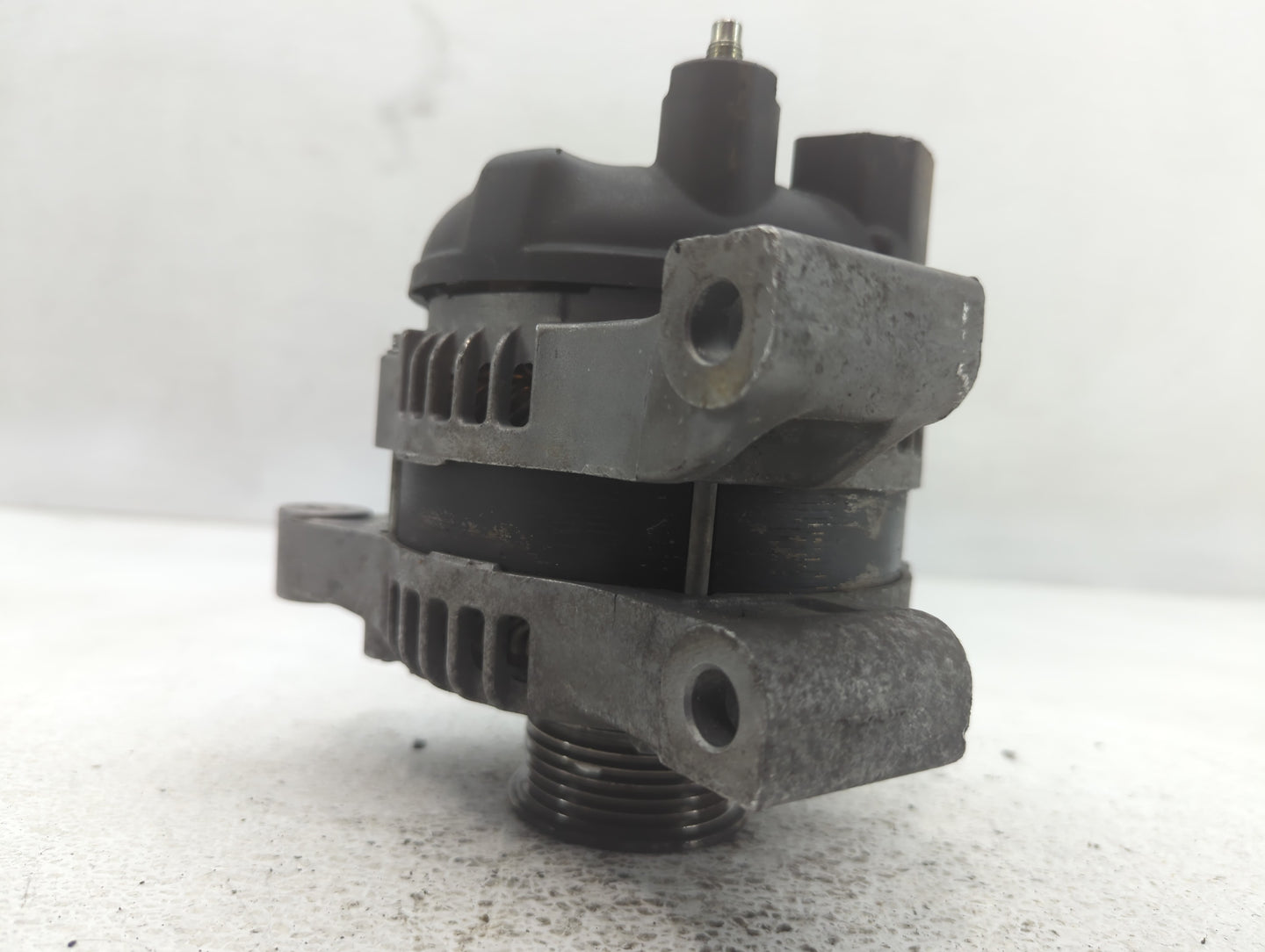 2013-2016 Cadillac Srx Alternator Replacement Generator Charging Assembly Engine OEM P/N:104211-8161 22988006 Fits OEM Used 