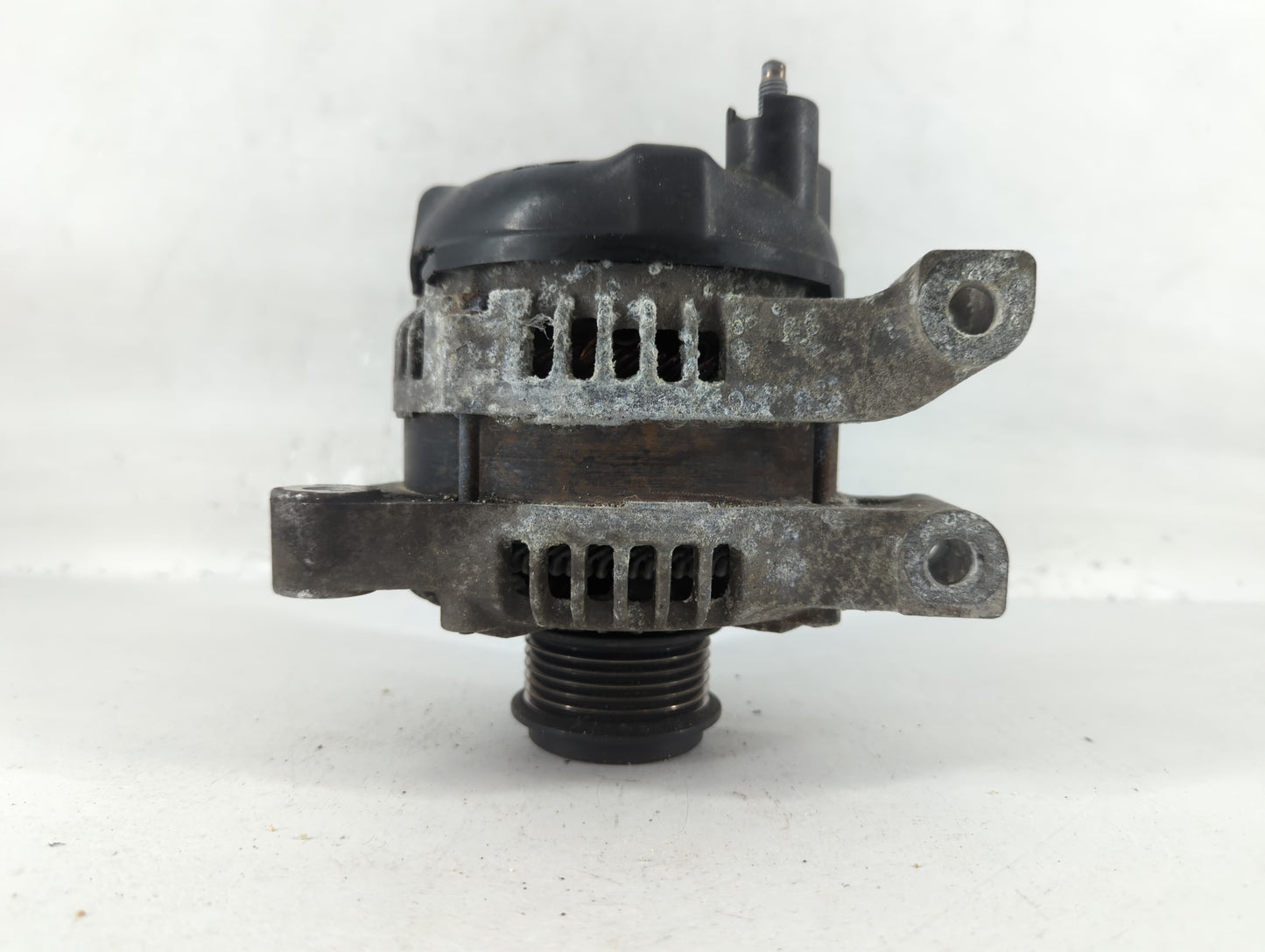 2013-2016 Cadillac Srx Alternator Replacement Generator Charging Assembly Engine OEM P/N:104211-8161 22988006 Fits OEM Used 