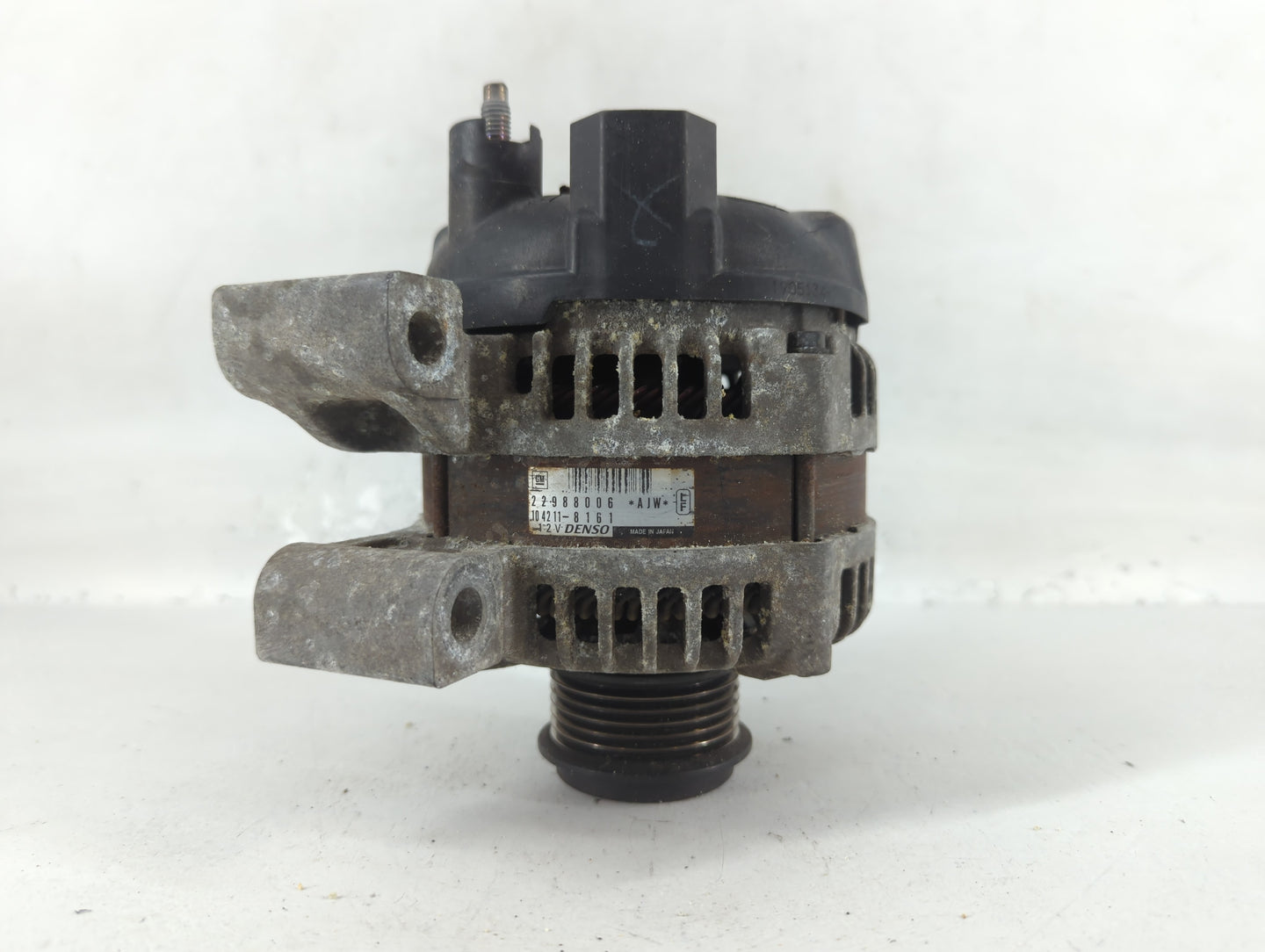 2013-2016 Cadillac Srx Alternator Replacement Generator Charging Assembly Engine OEM P/N:104211-8161 22988006 Fits OEM Used 
