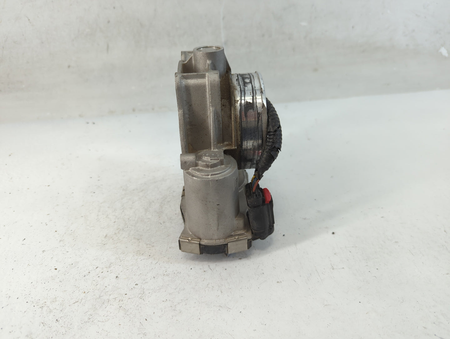 2012-2016 Cadillac Srx Throttle Body P/N:12632172BA Fits Fits 2012 2013 2014 2015 2016 2017 2018 2019 2020 2021 2022 OEM Use