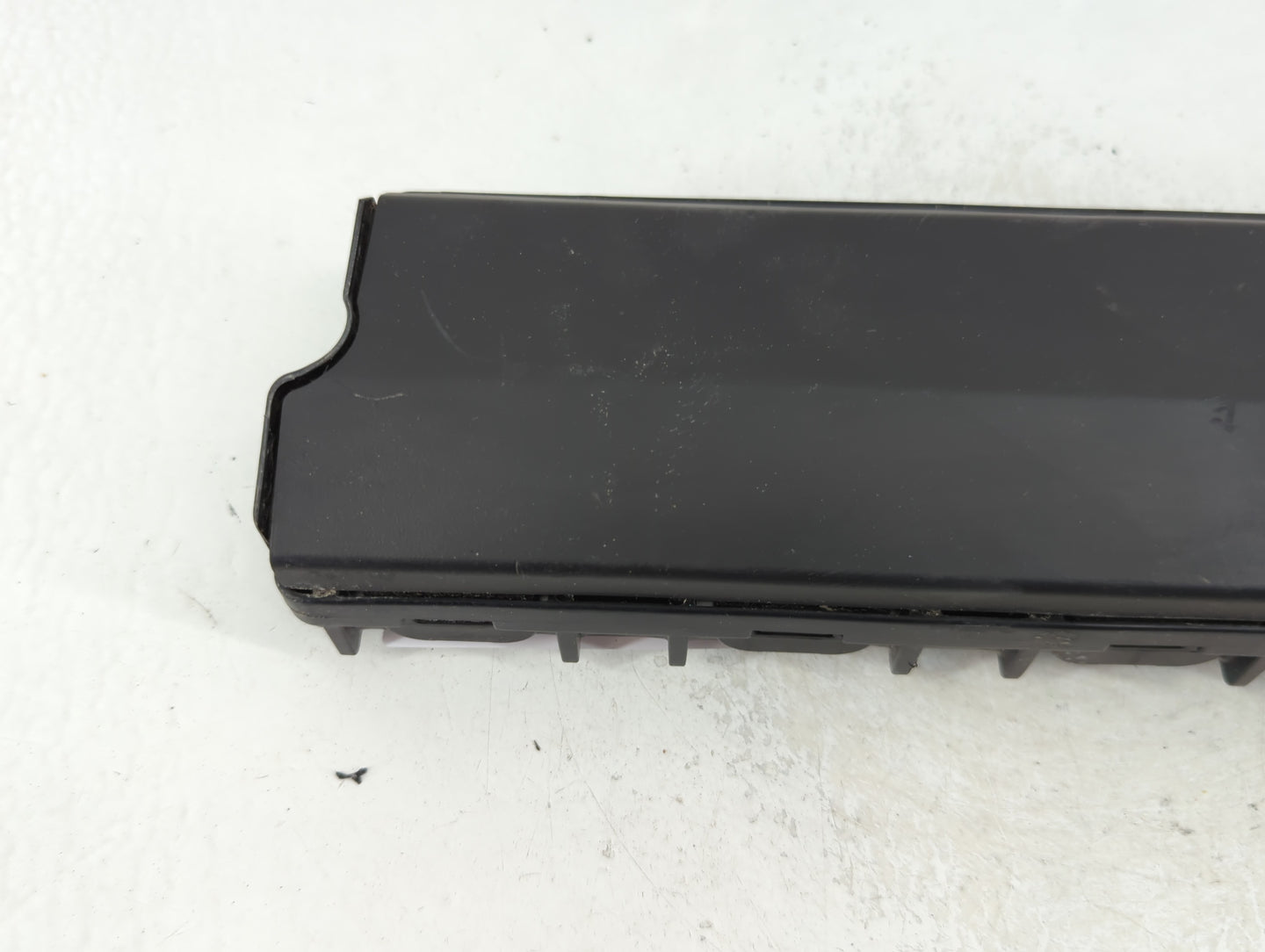 2013-2017 Cadillac Xts Air Bag Driver Left Knee OEM P/N:22960004 Fits Fits 2013 2014 2015 2016 2017 OEM Used Auto Parts - Oe