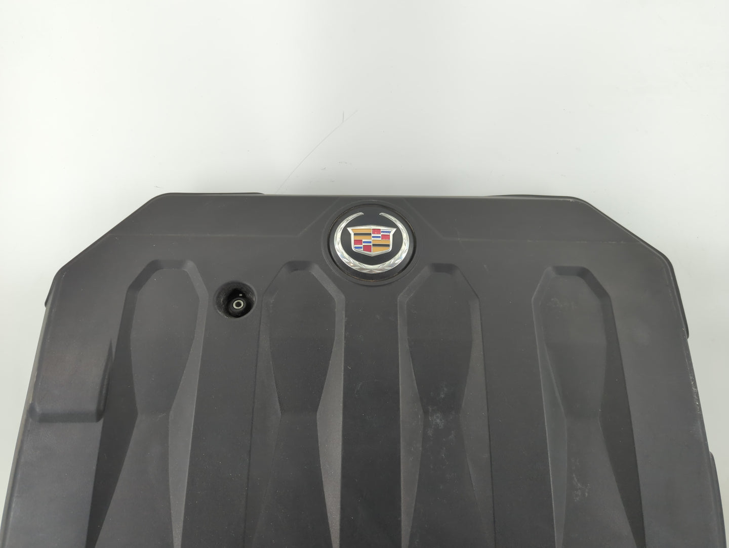 2014 Cadillac Xts Engine Cover - Oemusedautoparts1.com