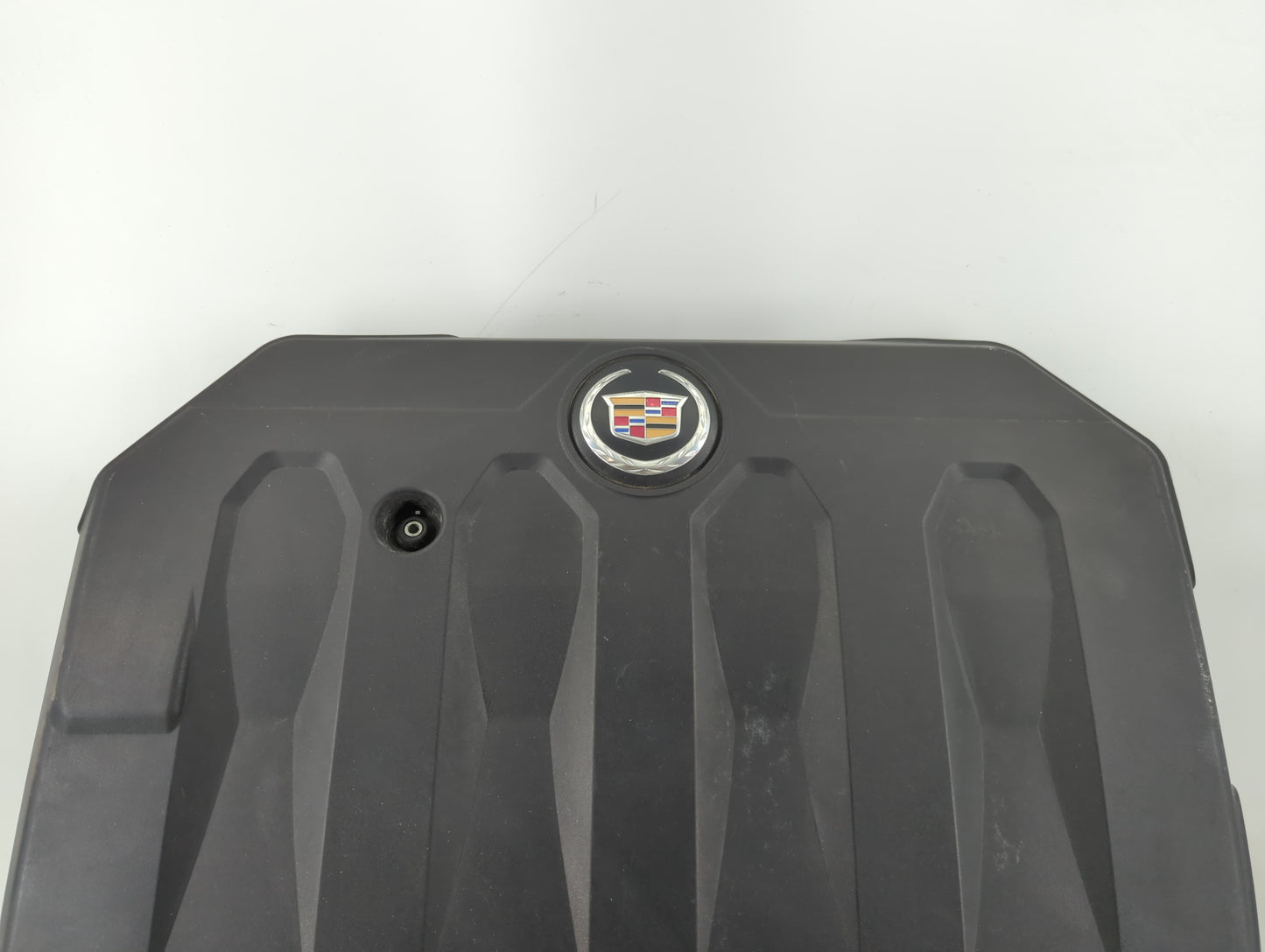 2014 Cadillac Xts Engine Cover - Oemusedautoparts1.com
