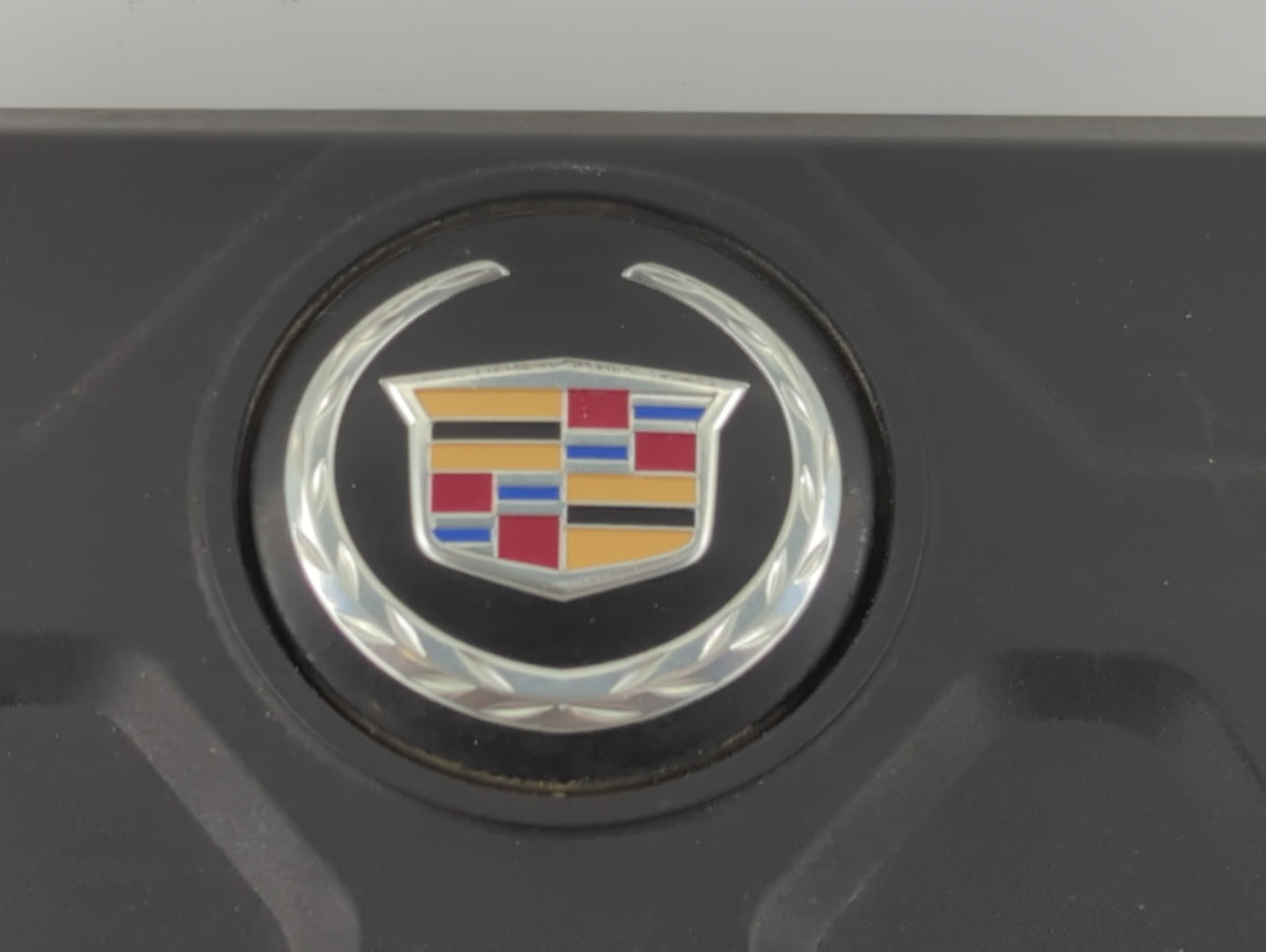 2014 Cadillac Xts Engine Cover - Oemusedautoparts1.com