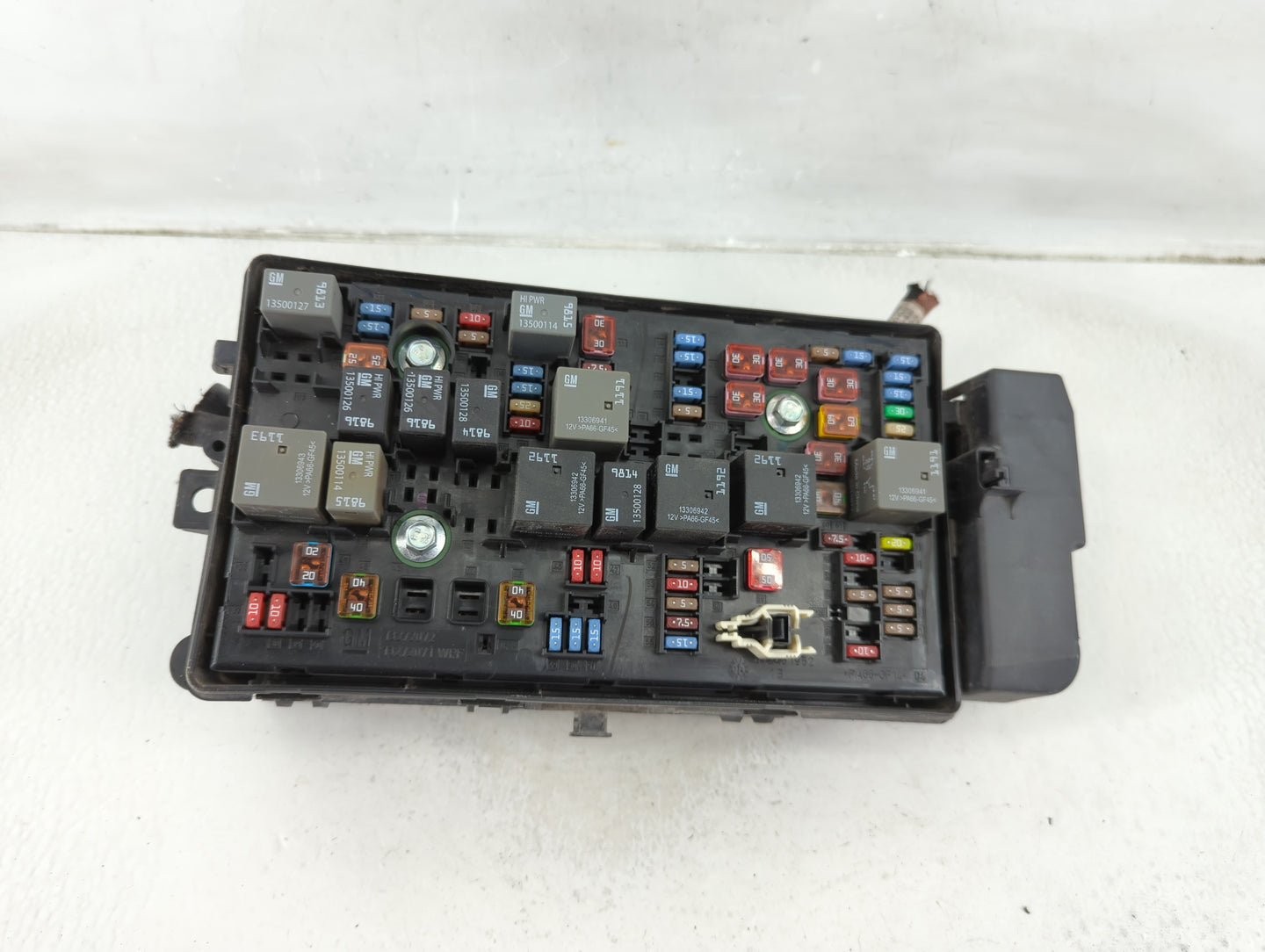 2014 Cadillac Xts Fusebox Fuse Box Panel Relay Module Fits OEM Used Auto Parts - Oemusedautoparts1.com