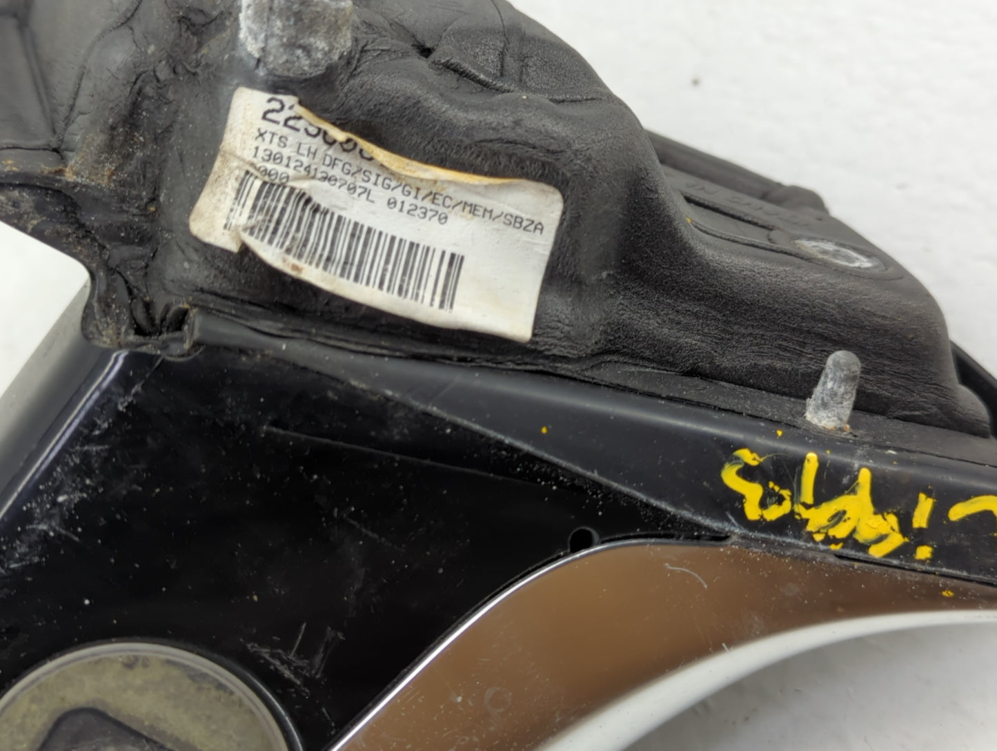 2013-2014 Cadillac Xts Driver Side View Mirror - Left Door Mirror OEM Used - Oemusedautoparts1.com