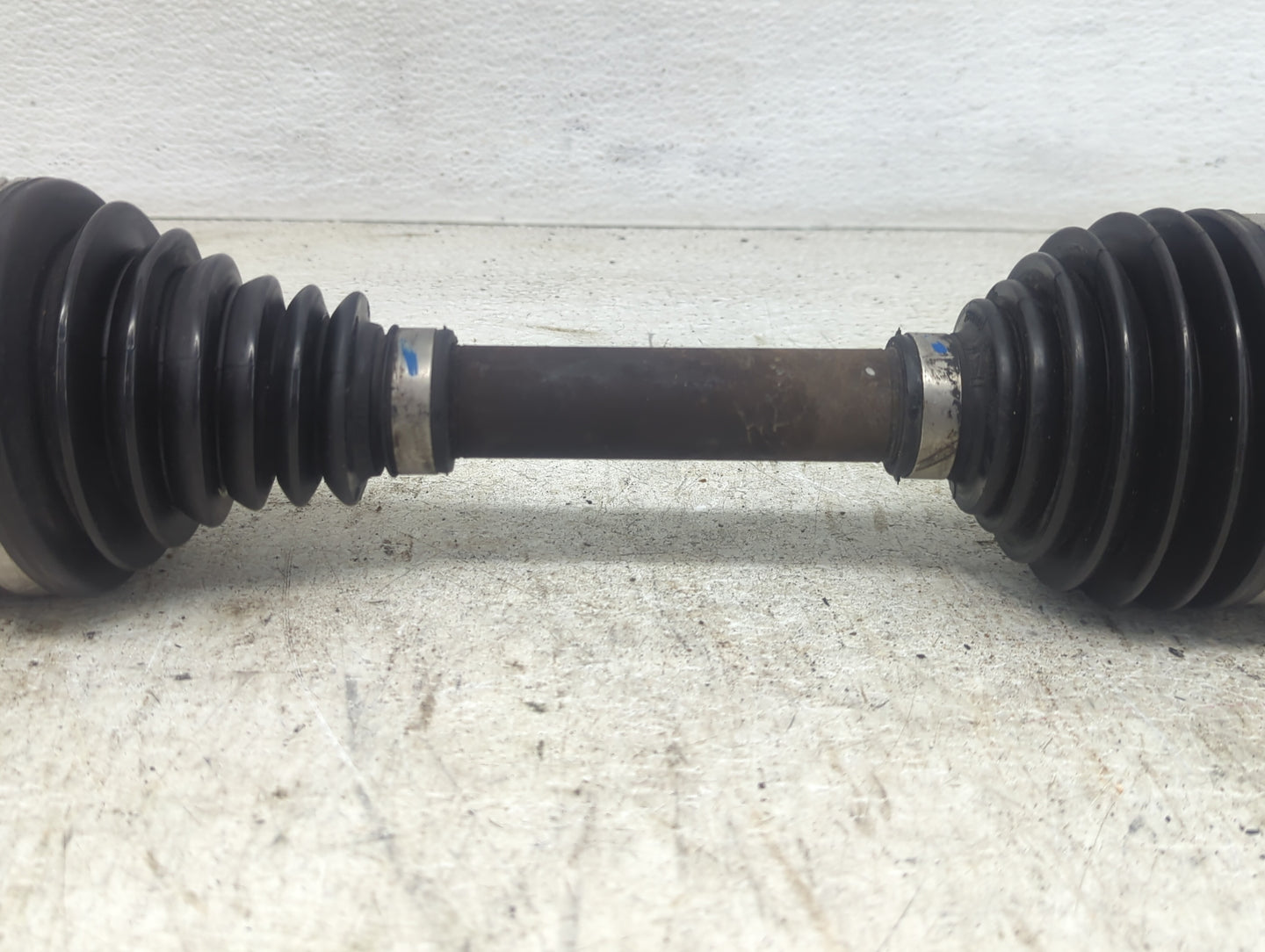 2013-2019 Cadillac Xts Axle Shaft Front Driver Cv C/v - Oemusedautoparts1.com