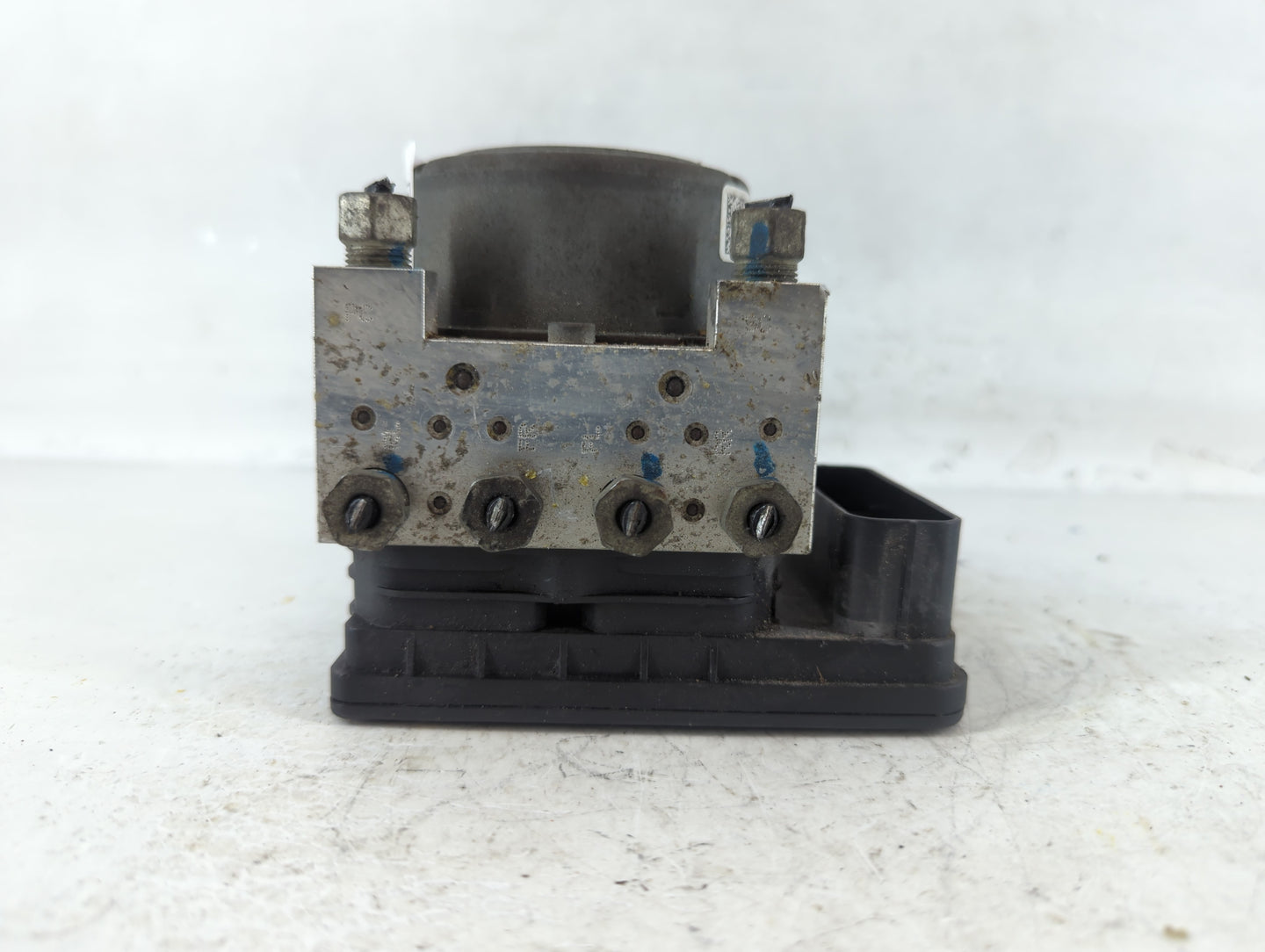2013-2014 Cadillac Xts ABS Pump Control Module Replacement P/N:23105132 Fits Fits 2013 2014 OEM Used Auto Parts - Oemusedaut