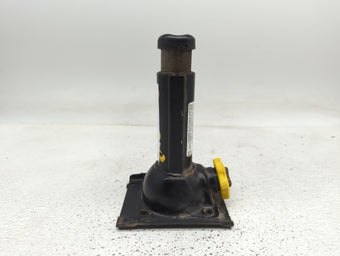 compare product 2014 Chevrolet Avalanche 1500 Spare Scissor Car Jack