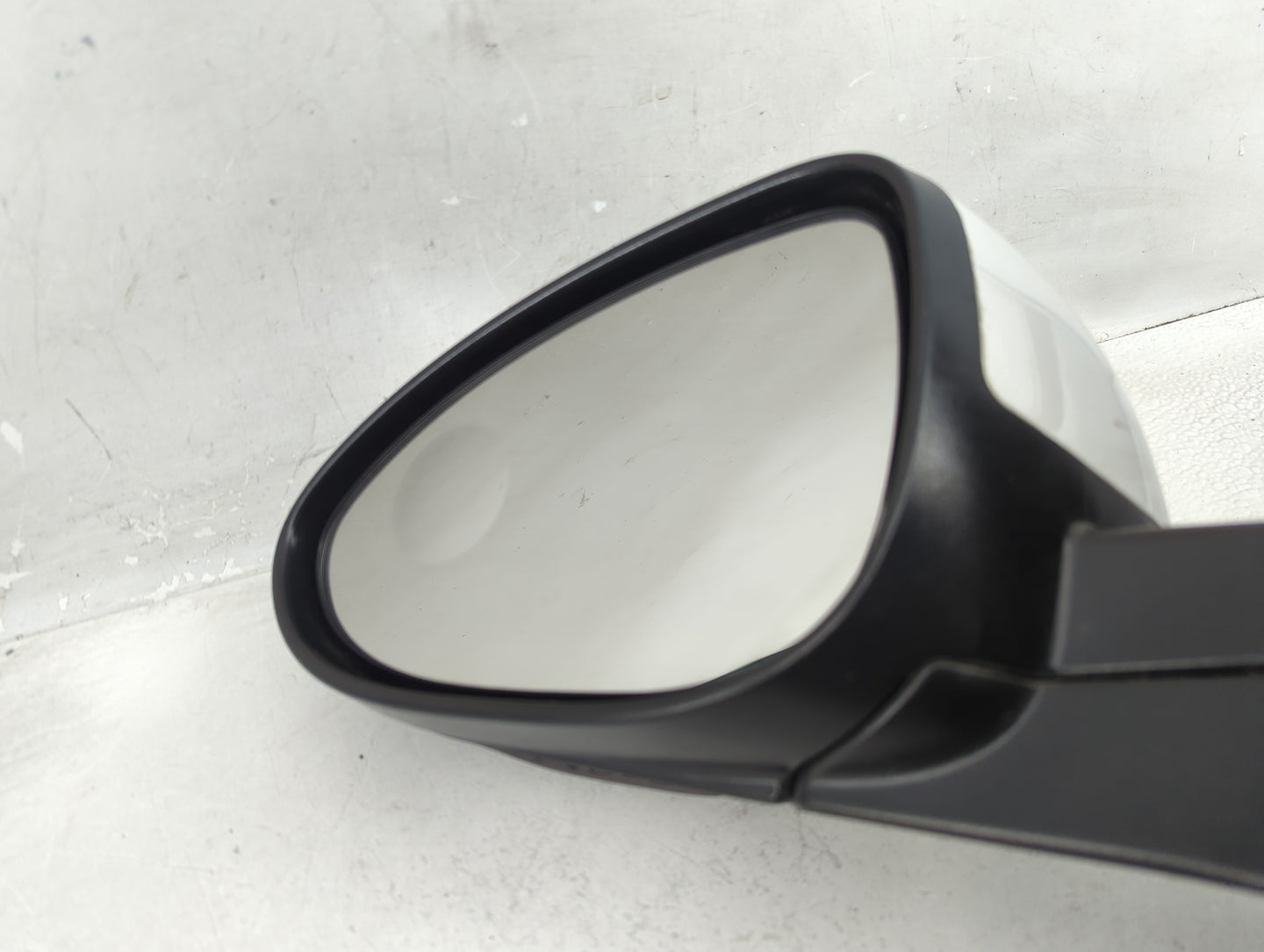 2014 Chevrolet Aveo Driver Side View Mirror - Left Door Mirror OEM Used - Oemusedautoparts1.com