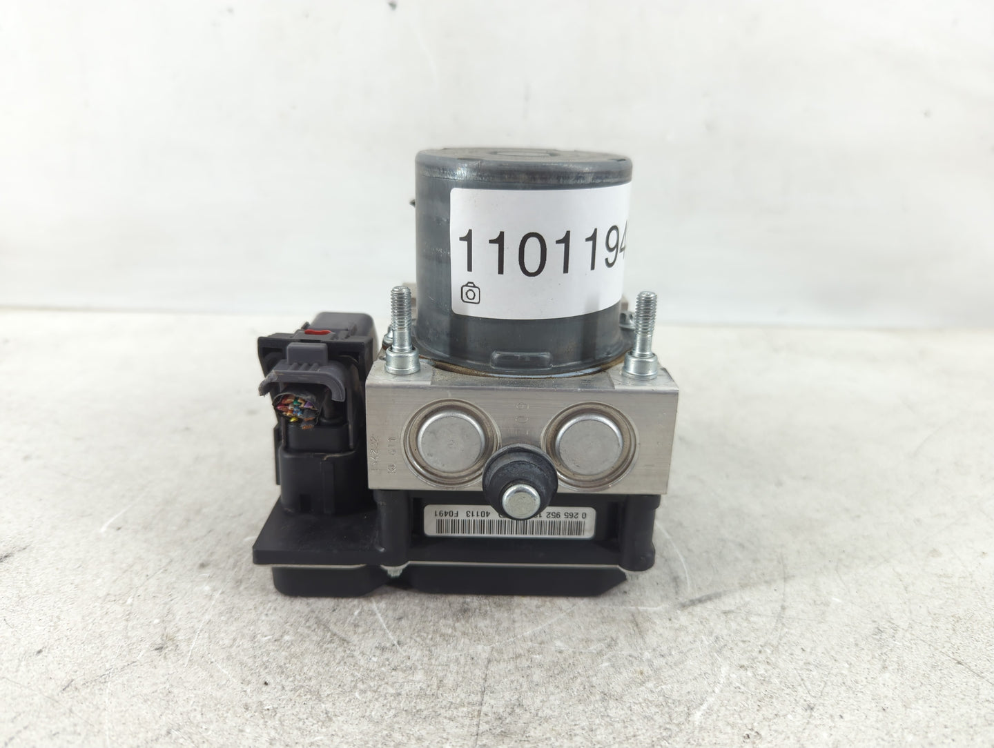 2012-2015 Chevrolet Camaro ABS Pump Control Module Replacement P/N:22914251 Fits Fits 2012 2013 2014 2015 OEM Used Auto Part