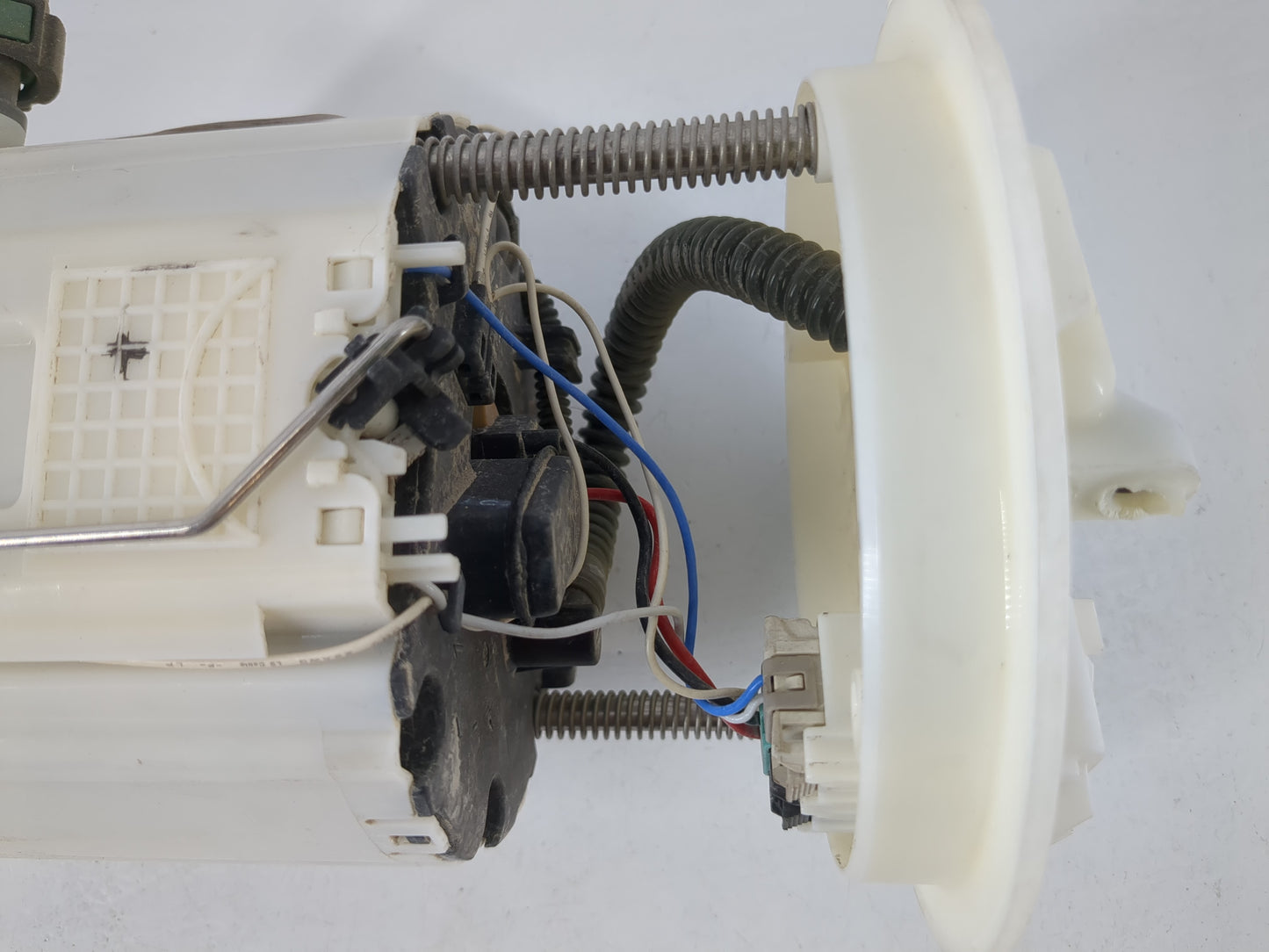 2010-2015 Chevrolet Camaro Electrical Gas Fuel Pump Assembly - Oemusedautoparts1.com